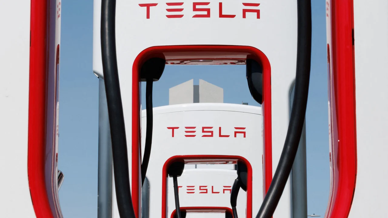 Tesla Q2 2025 earnings preview: Here are the top 5 issues analysts are watching thumbnail