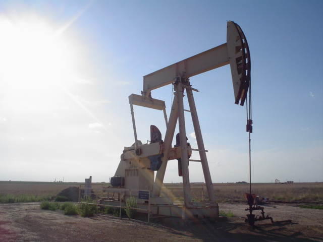 images of oil wells