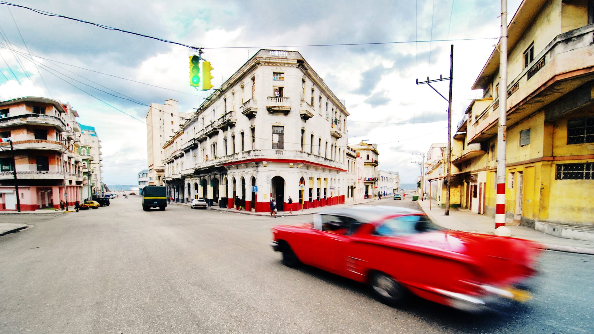 In Cuba, An Underground Network Armed With USB Drives Does The Work Of Google And YouTube