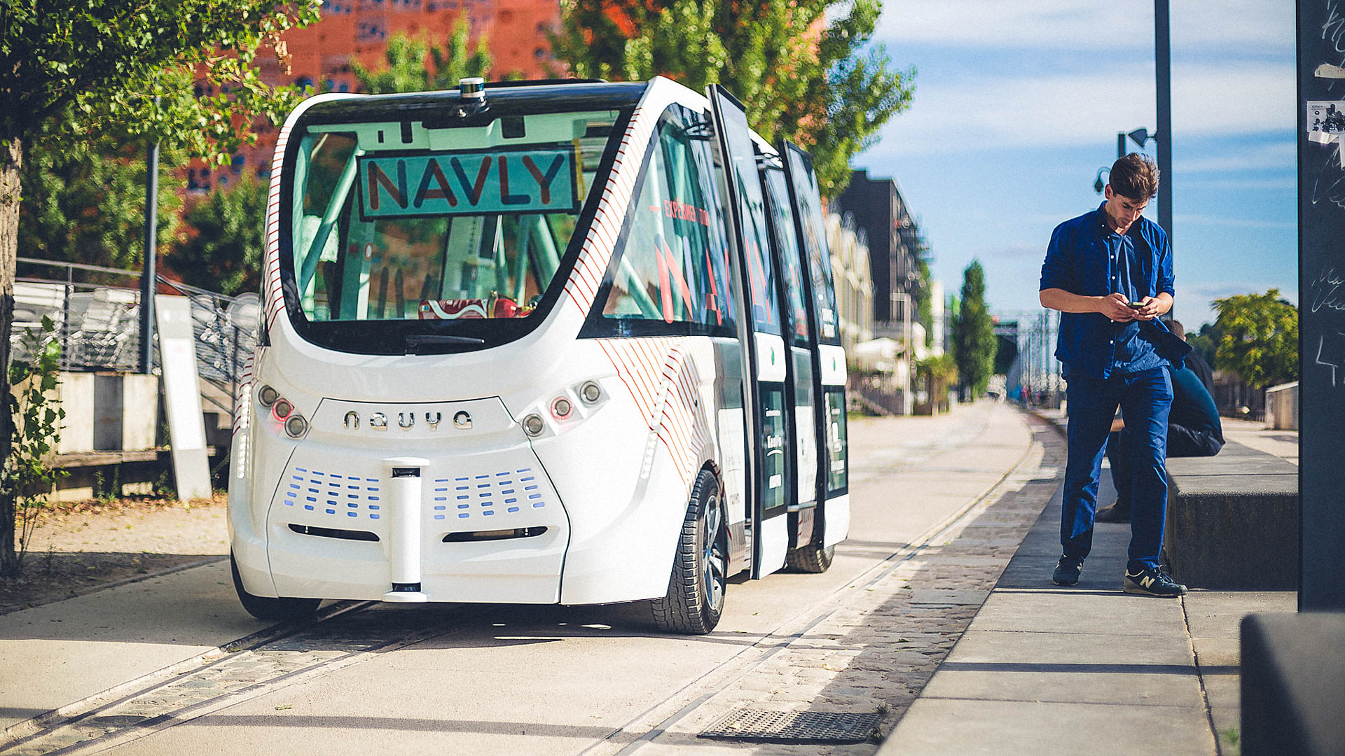 Automated Buses Are Here, Now We Have To Decide How They Will Reshape Our Cities
