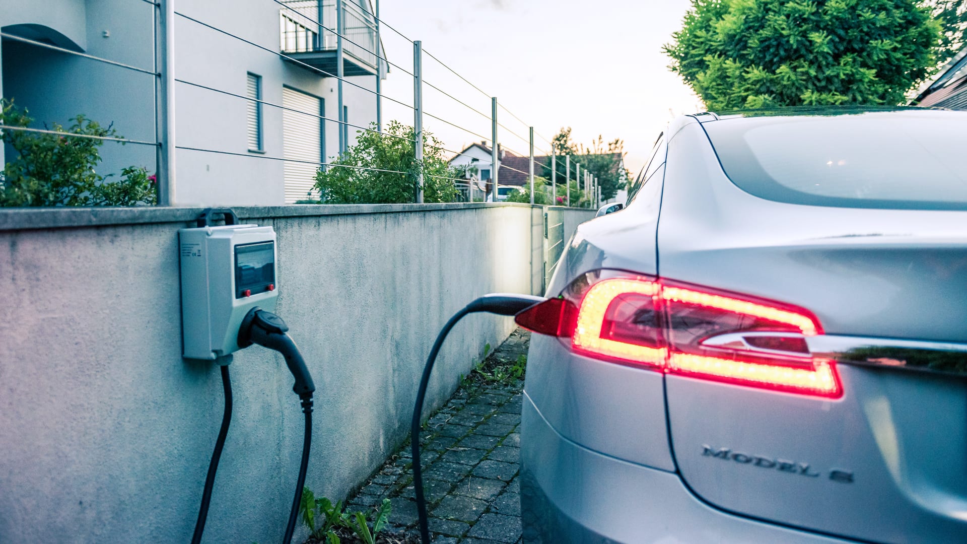 Owning An Electric Car Is Twice As Cheap As Owning A Gas Vehicle Fast Company