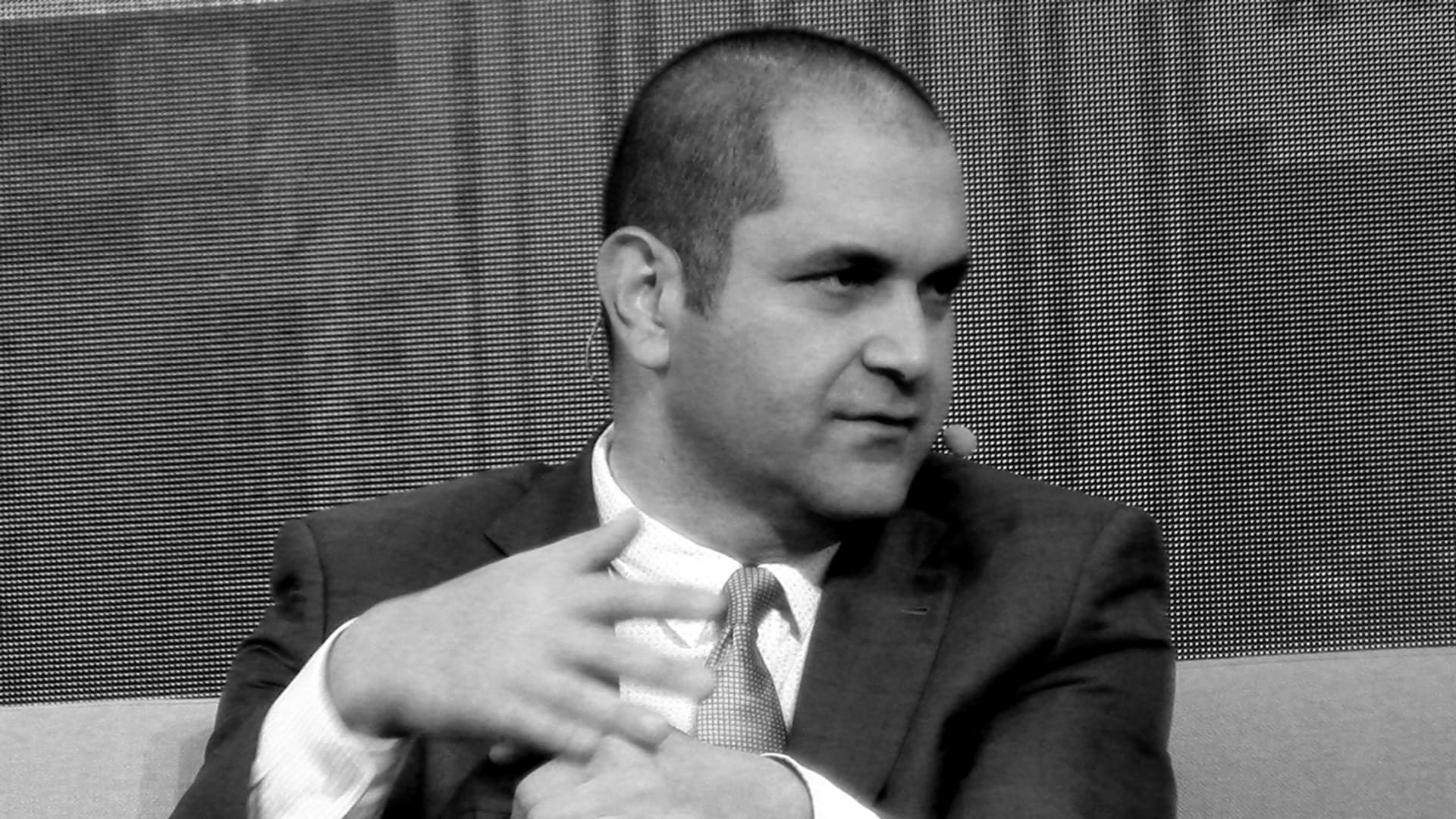 Controversial VC Shervin Pishevar tweets to help you any way he can