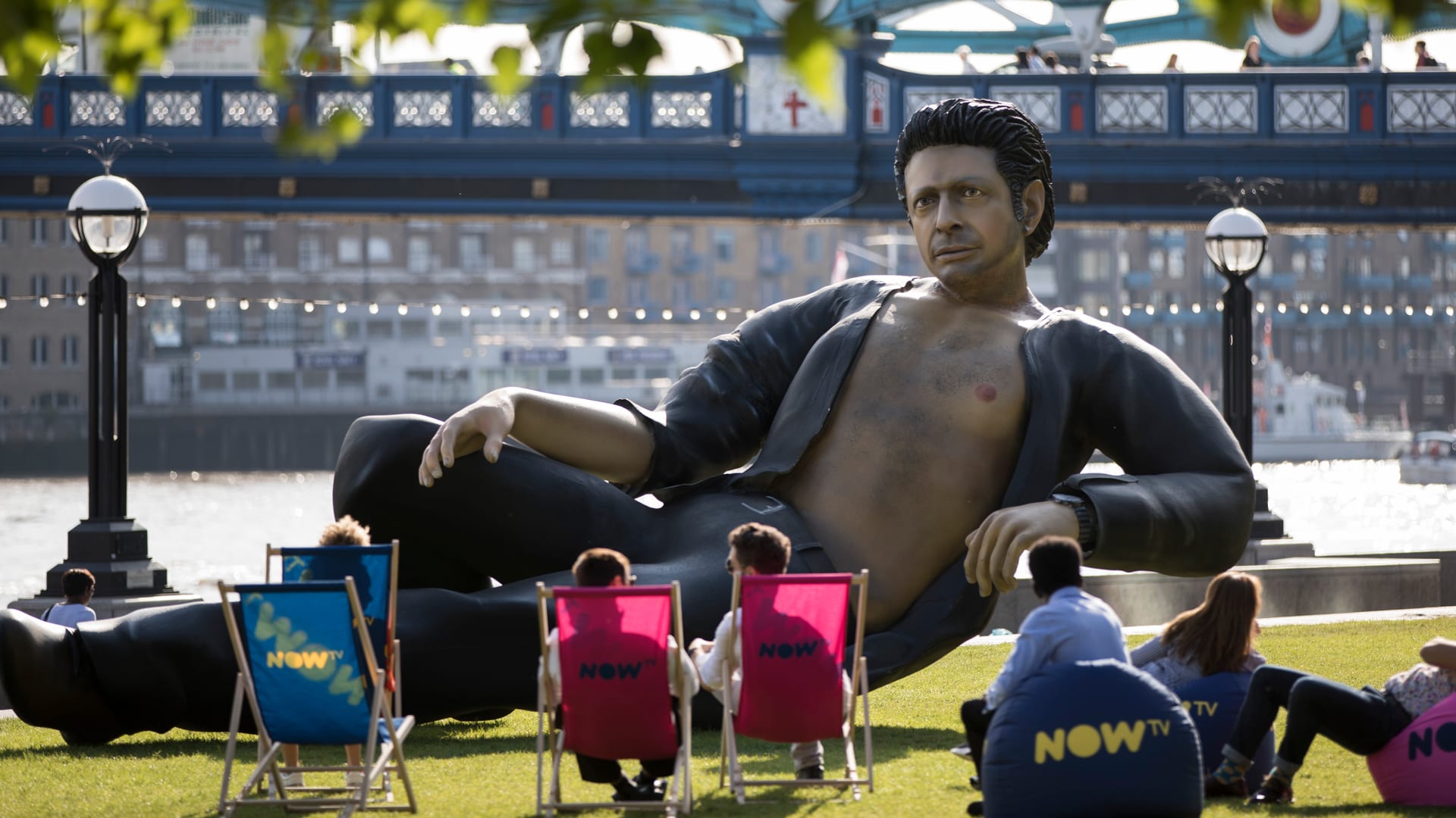 Life found a way for this 25-foot Jeff Goldblum statue in London
