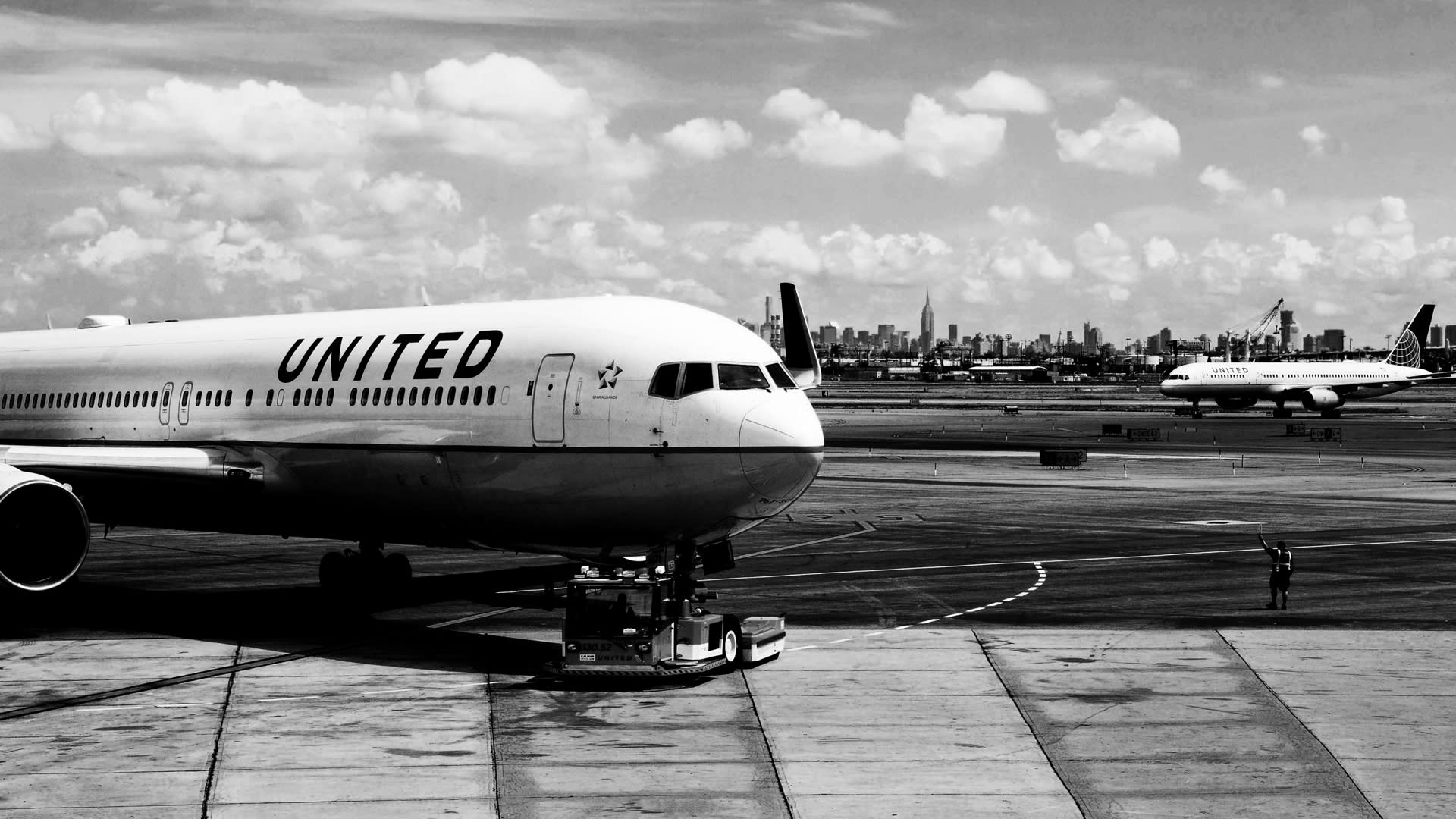 United Airlines pioneers non-binary gender bookings