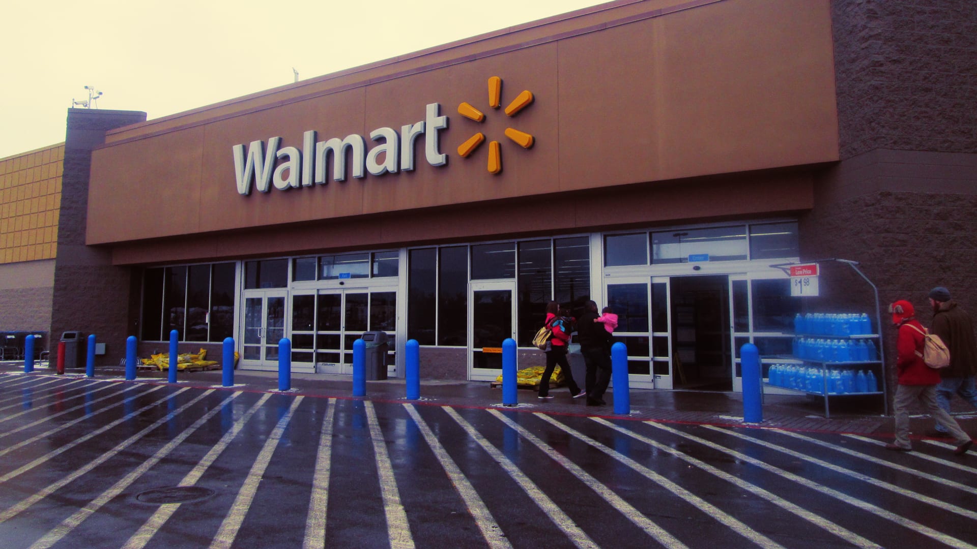 After mass shooting in its store, Walmart takes action by banning video game displays, not guns