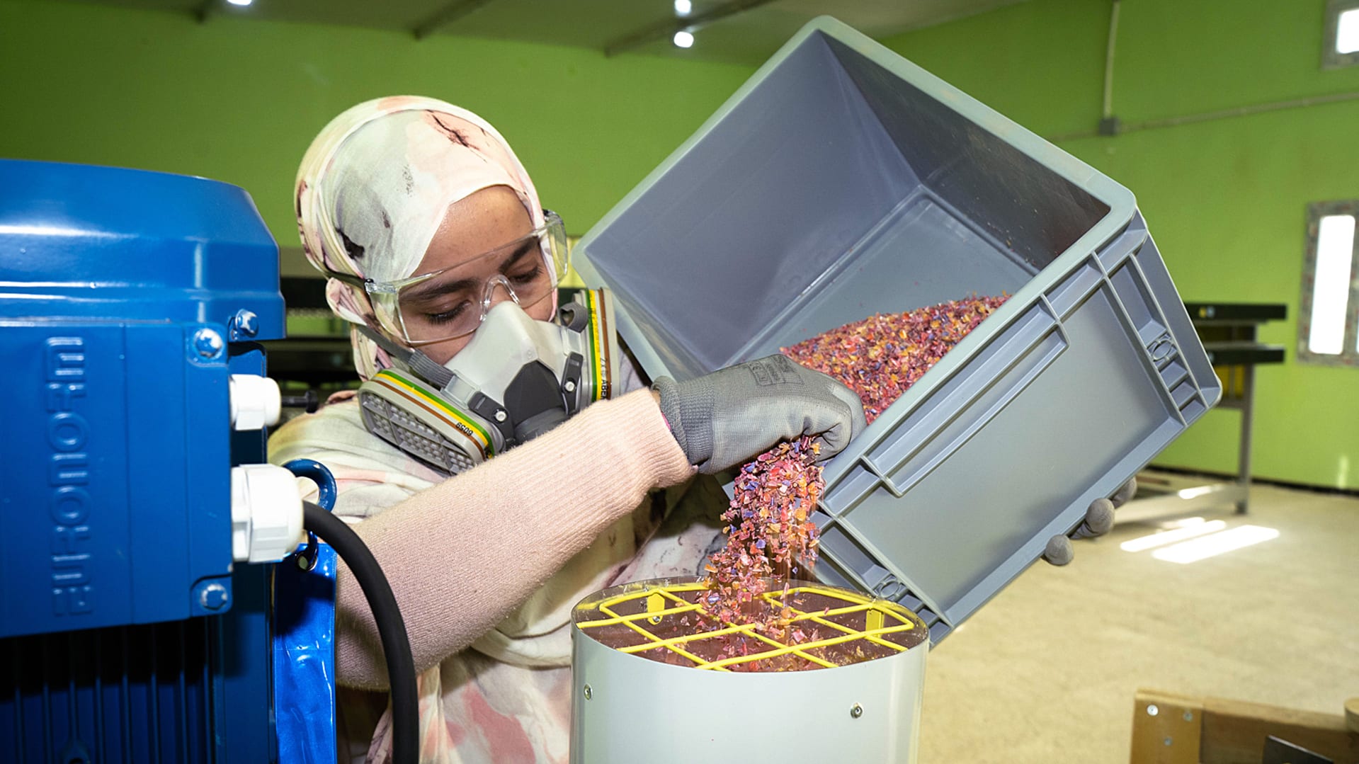 The Sahara desert is full of plastic trash. This refugee camp is recycling it into new products