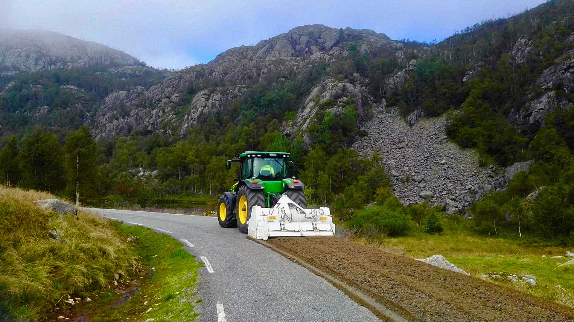This company crushes old roads—and rebuilds them to store carbon