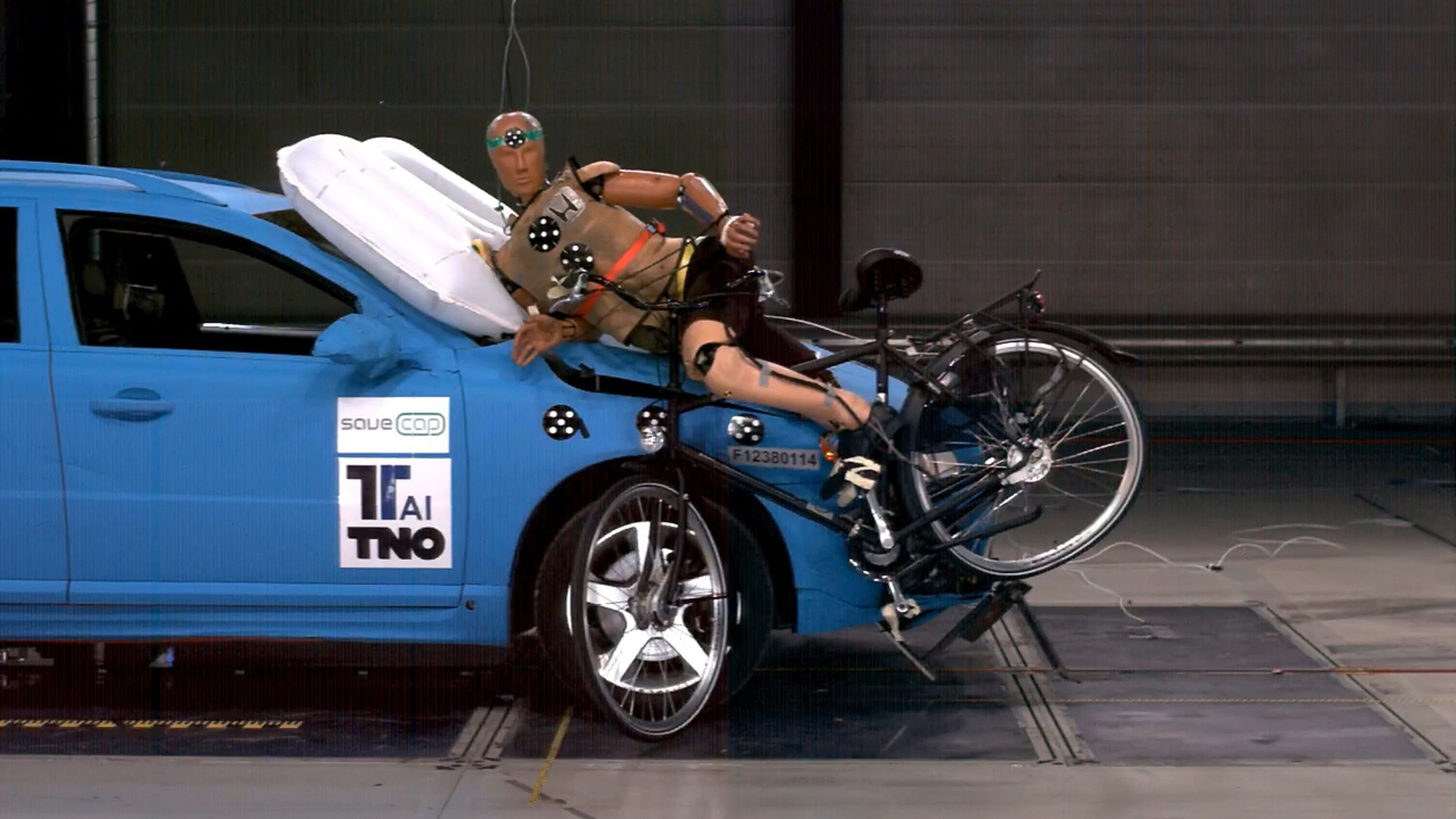 These Airbags For Cyclists Might Save Your Life When A Car Slams Into You -  Fast Company