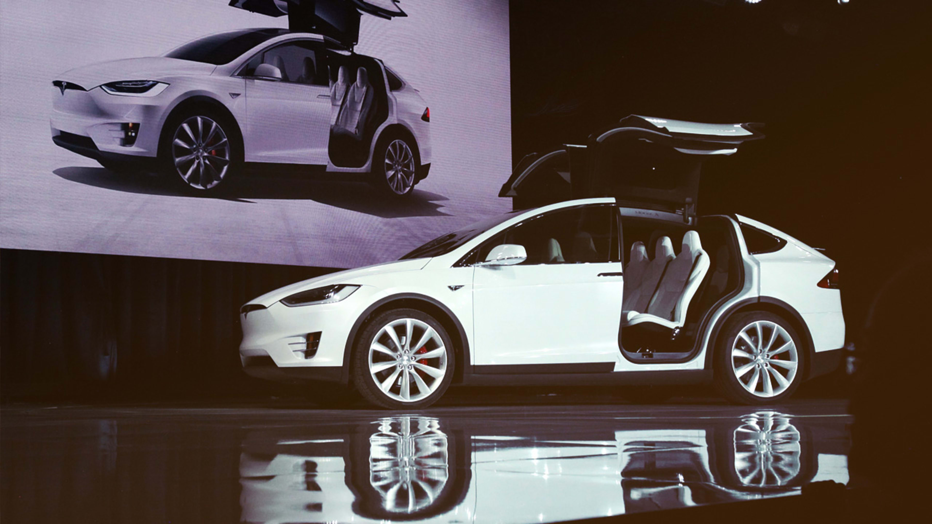 Tesla Only Delivered 208 Model X Crossovers Last Quarter