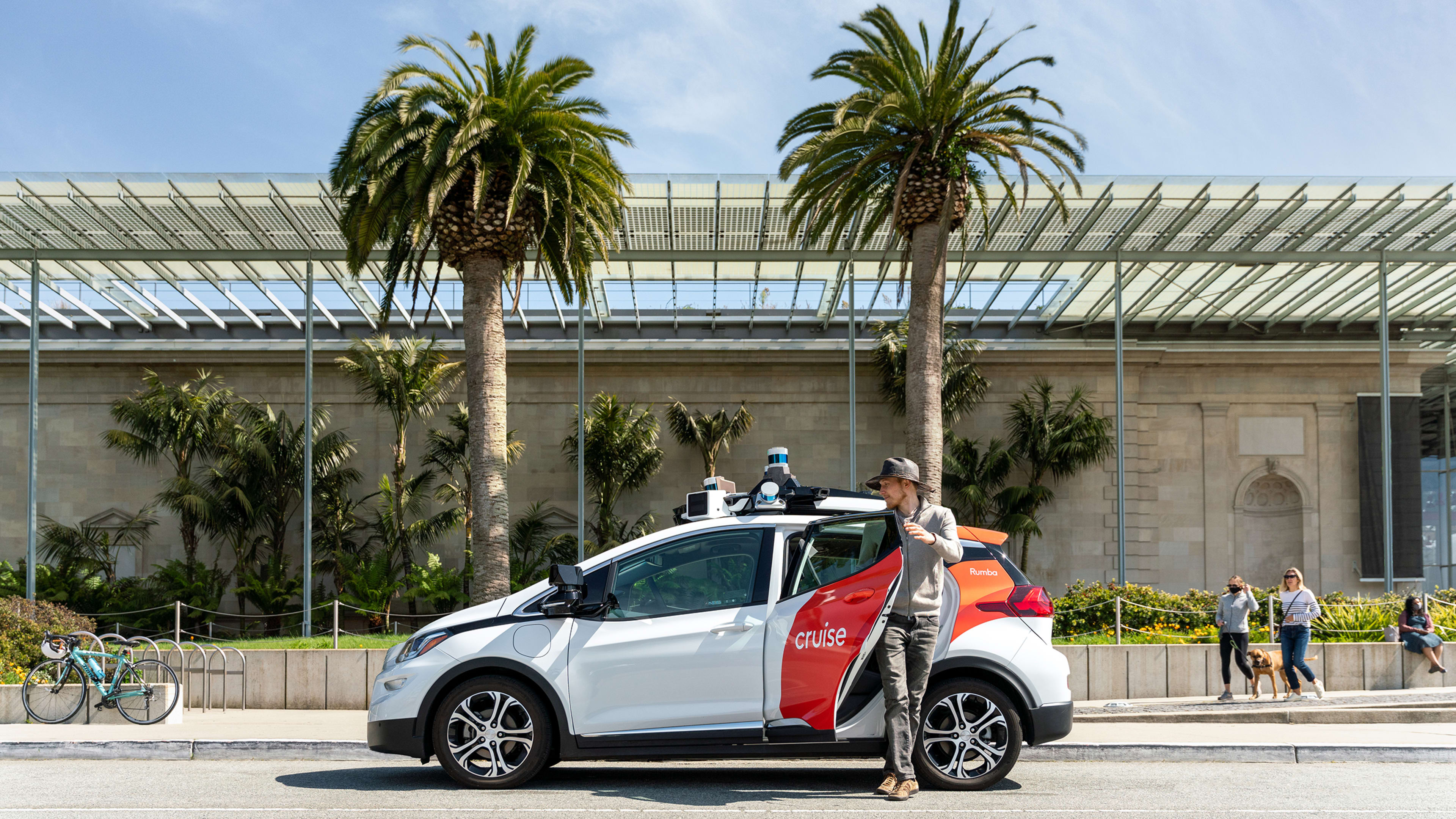 Cruise's autonomous vehicles return to Phoenix with safety drivers