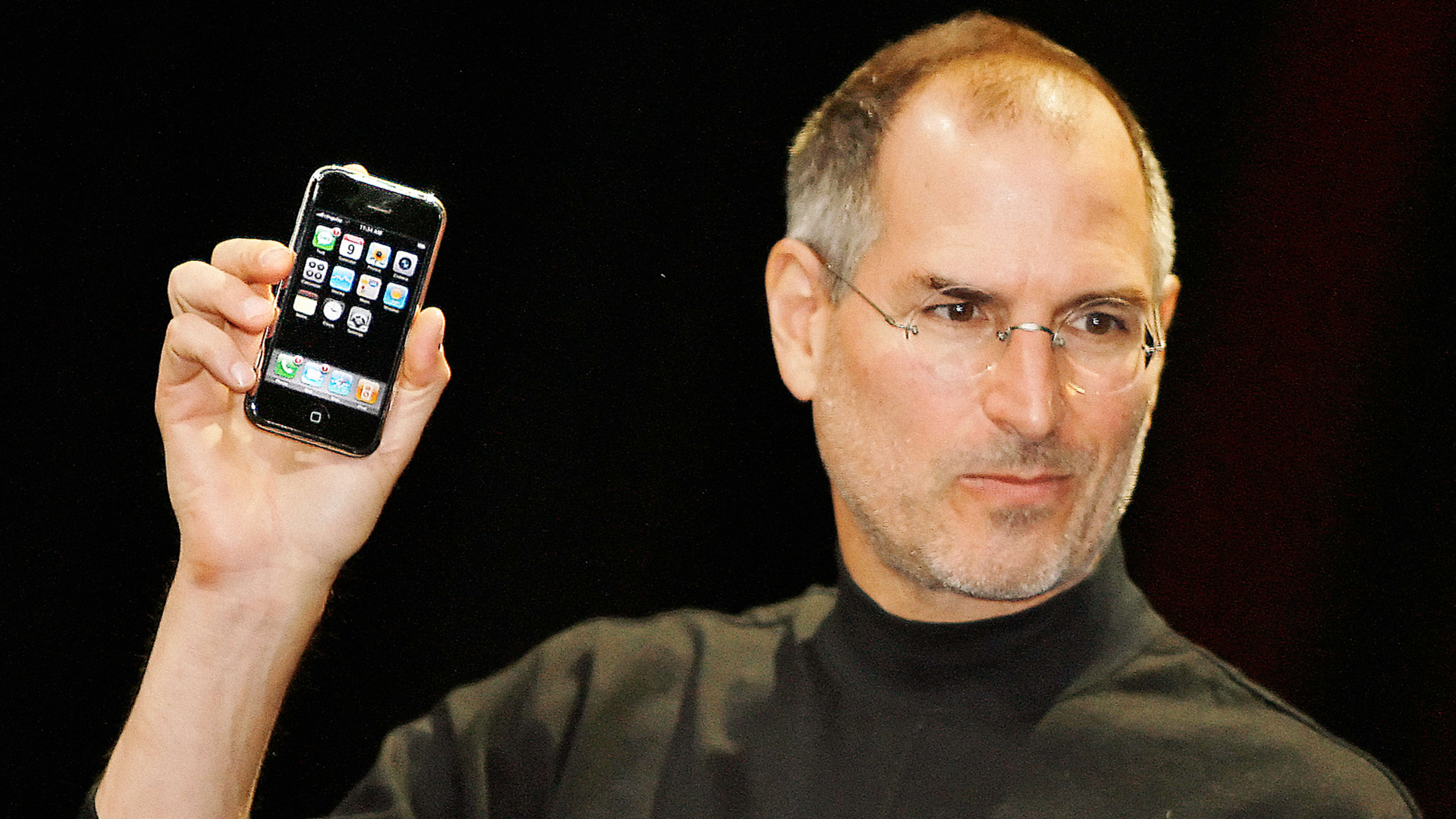 These Five Videos Capture The Dramatic Debut Of The First iPhone