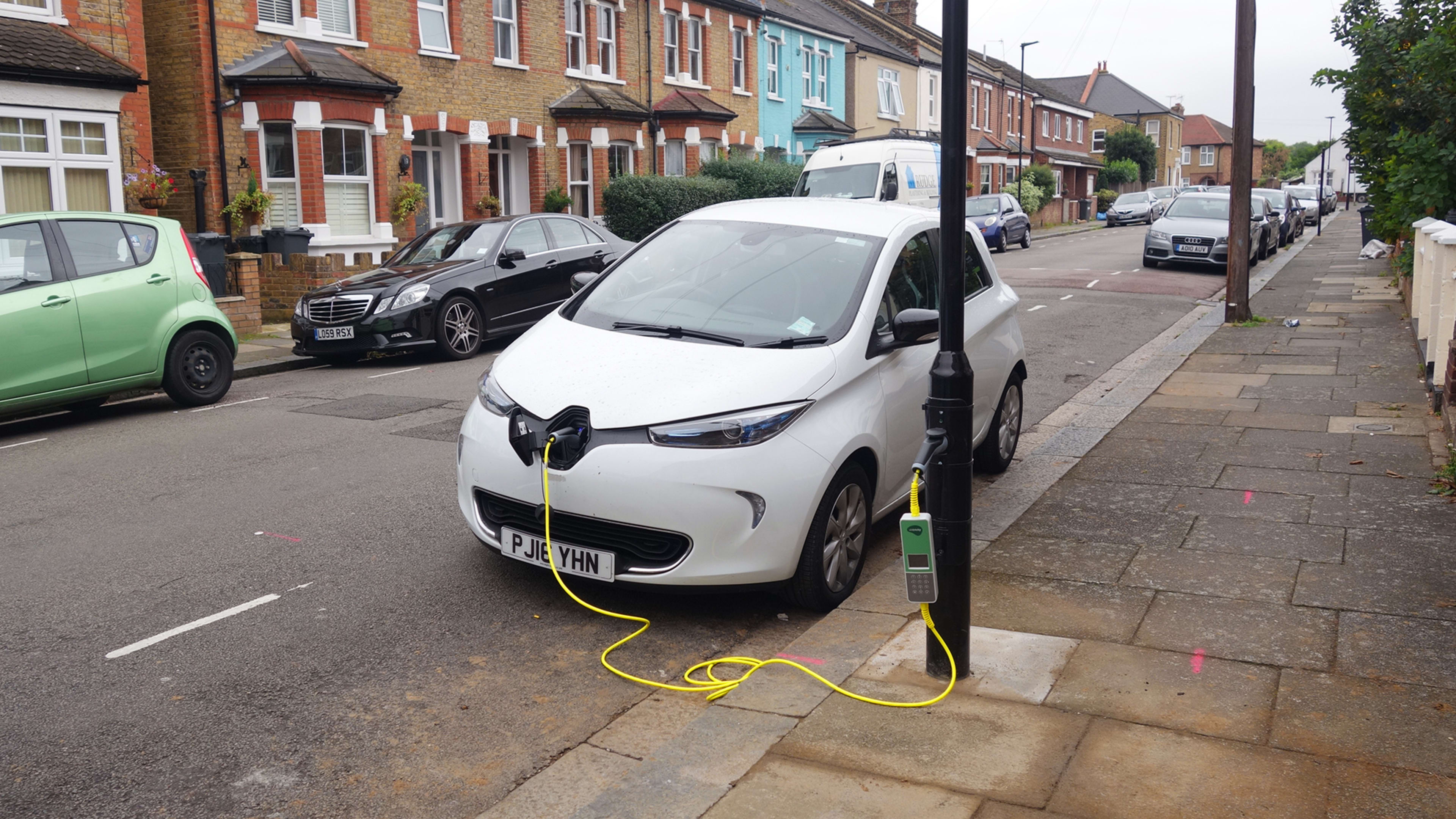 Not Everyone Has A Garage, But What If The Streetlights Were Electric Car Charging Stations?