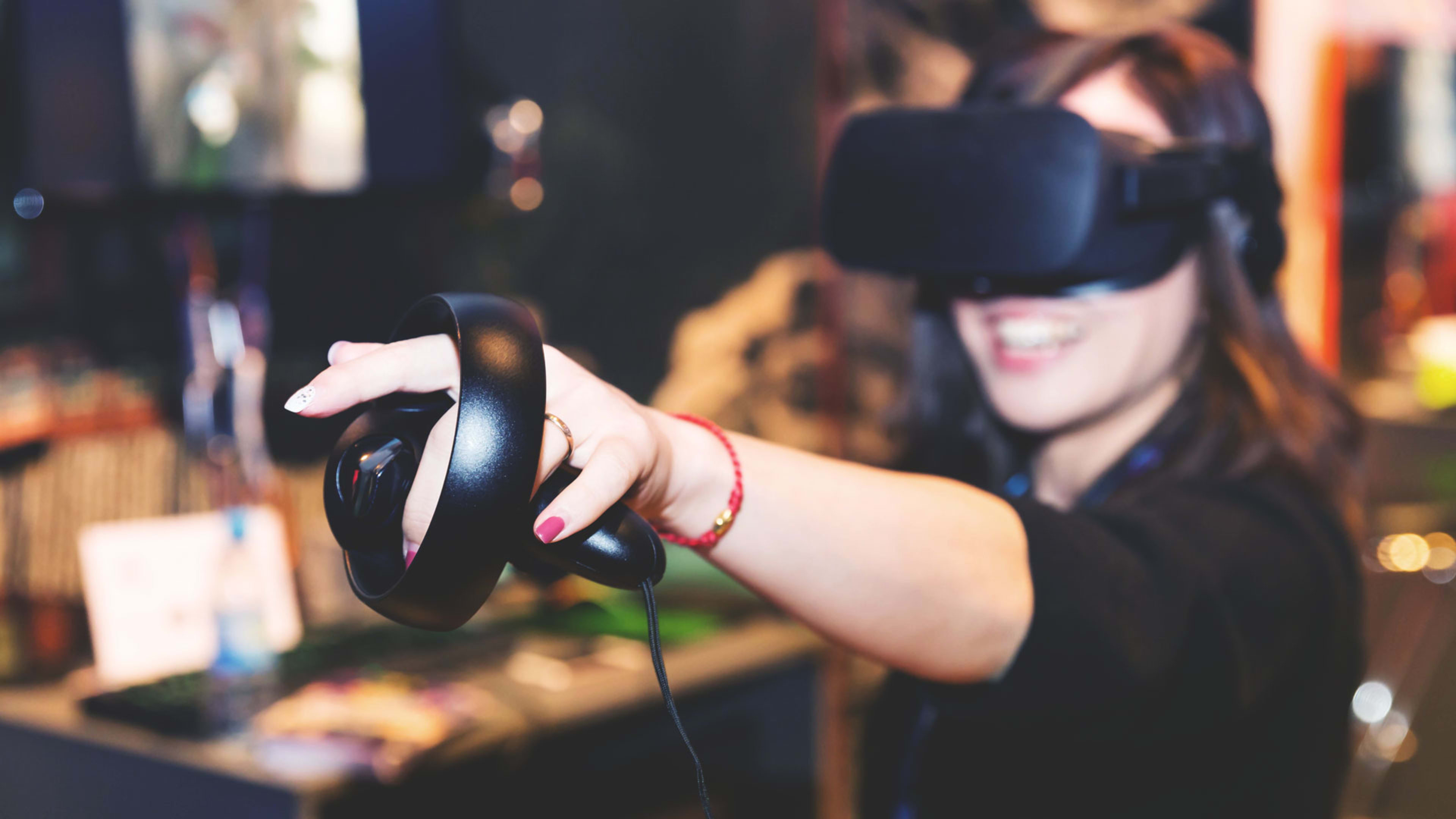 In Bid To Boost Popularity, Oculus Slashes Rift and Touch Price By $200 (Again)