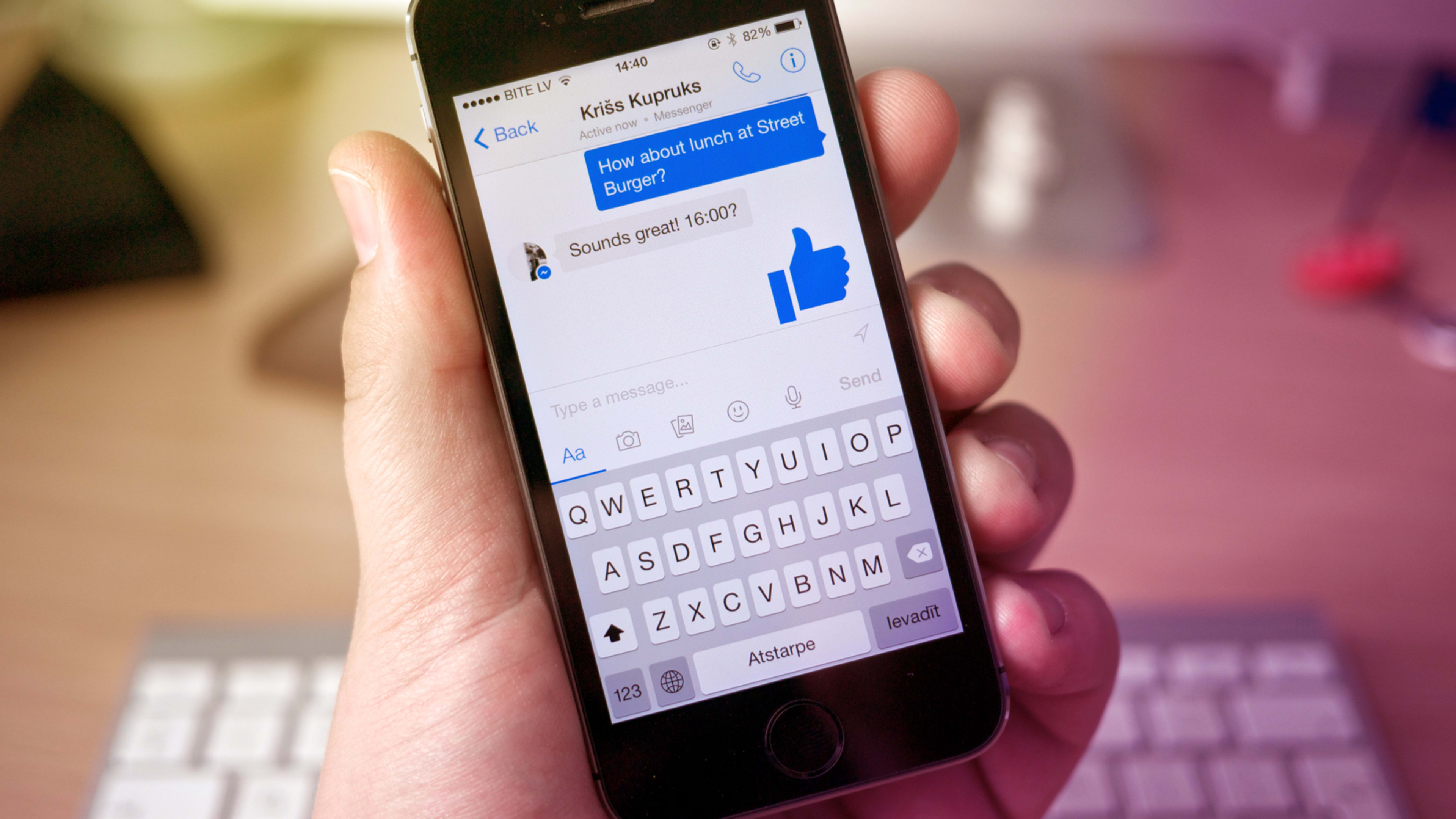 Messenger makes it easy to let folks into group chat (or keep ’em out)