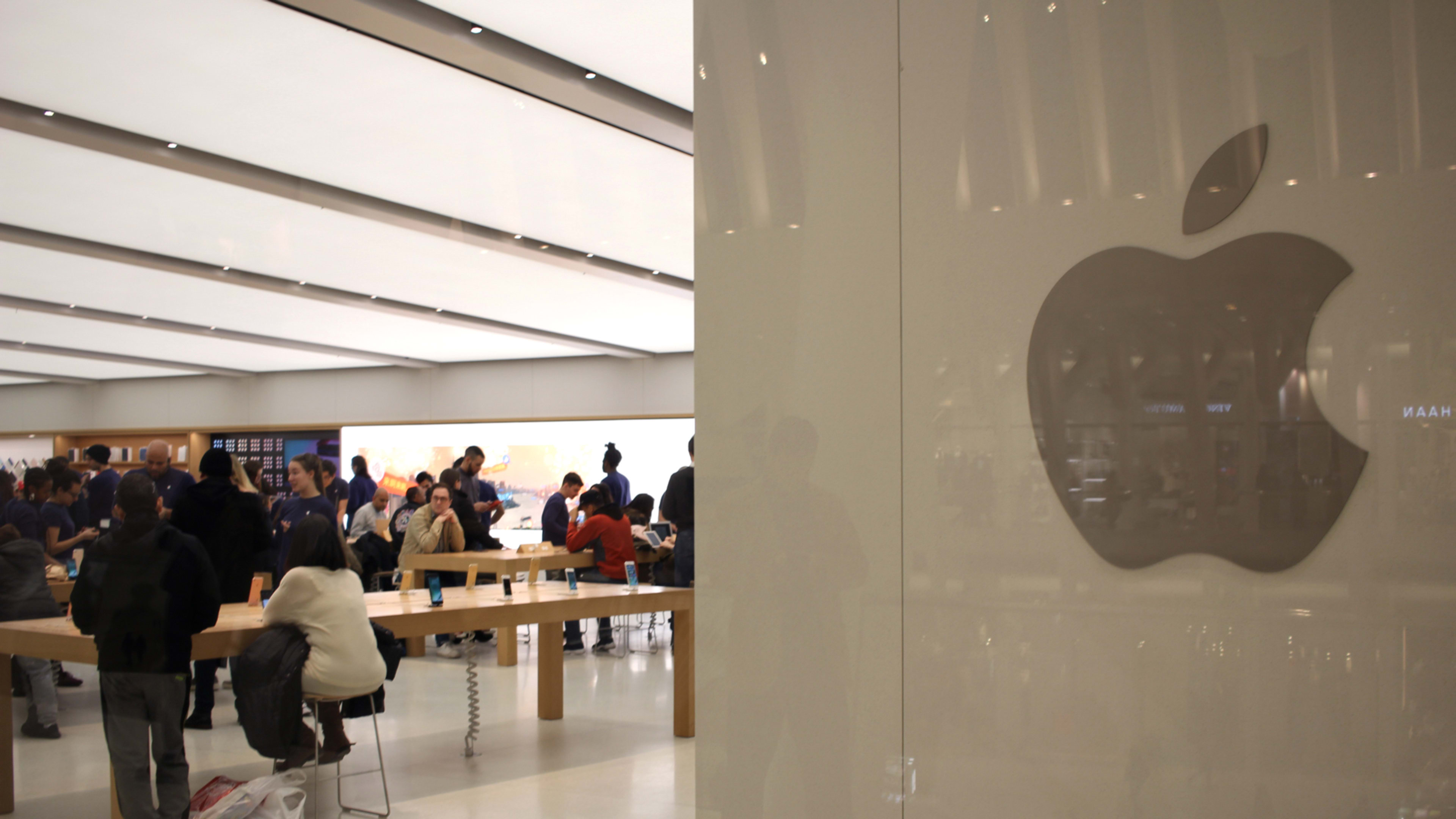 Here Are Just 5 Of Apple’s Tactics To Get Us Emotionally Connected To Its Brand
