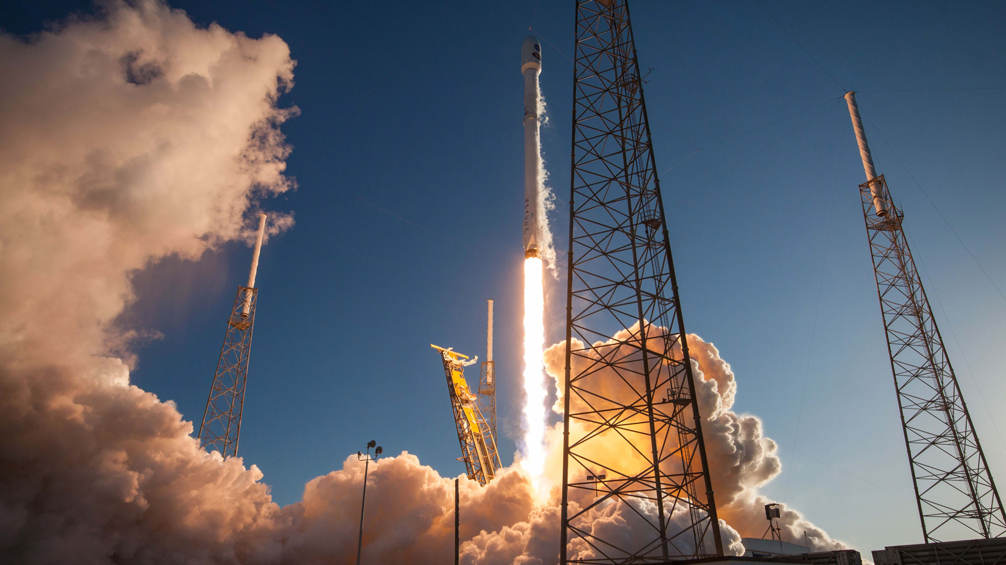 Spacex Launch Live Stream How To Watch The Nasa Iss Cargo Mission Blast Off Online Fast Company Spacex Launch Live Stream How To Watch The Nasa Iss Cargo Mission Blast Off Online Fast Company