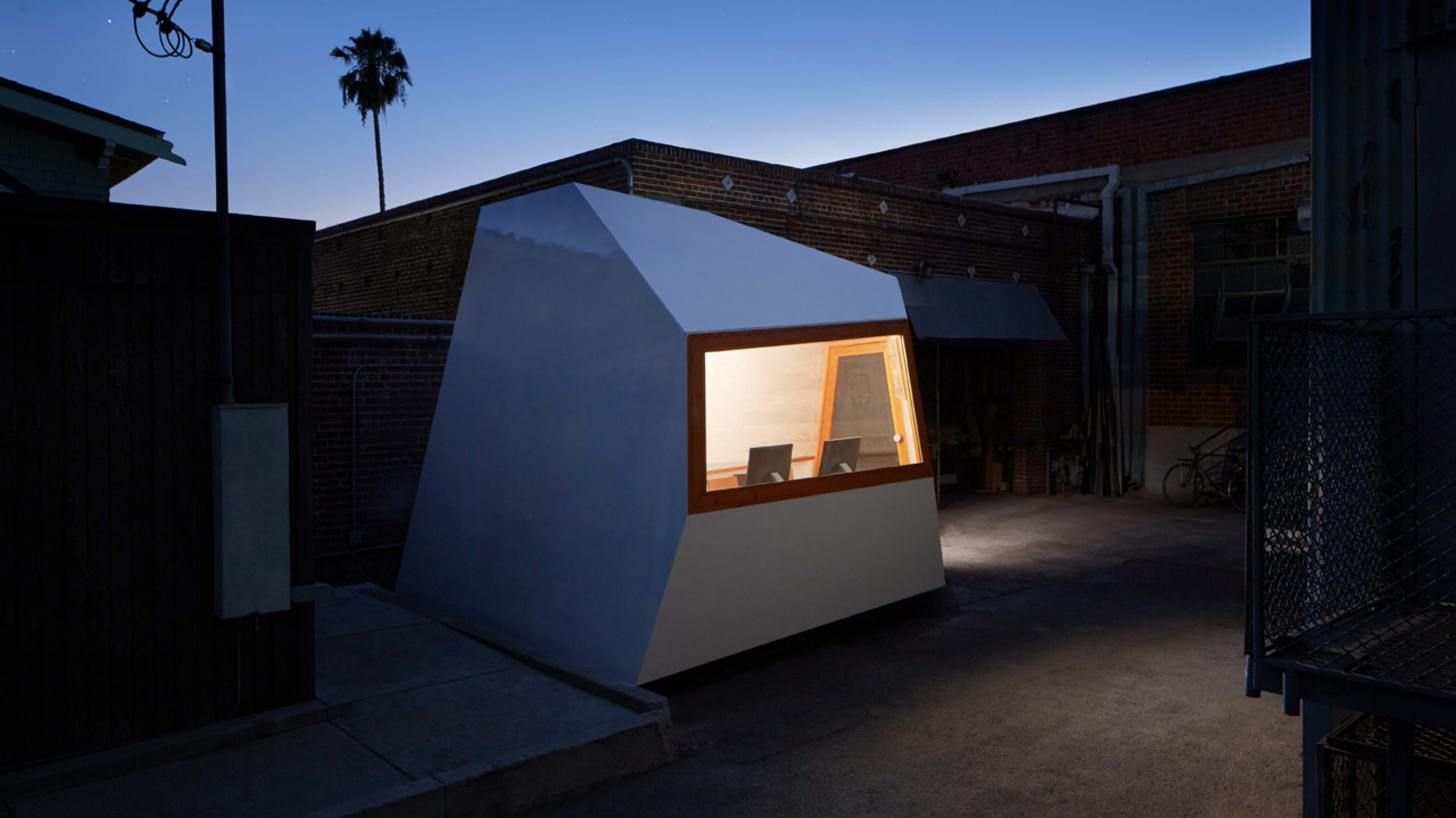 I want this minimalist mini-office so badly