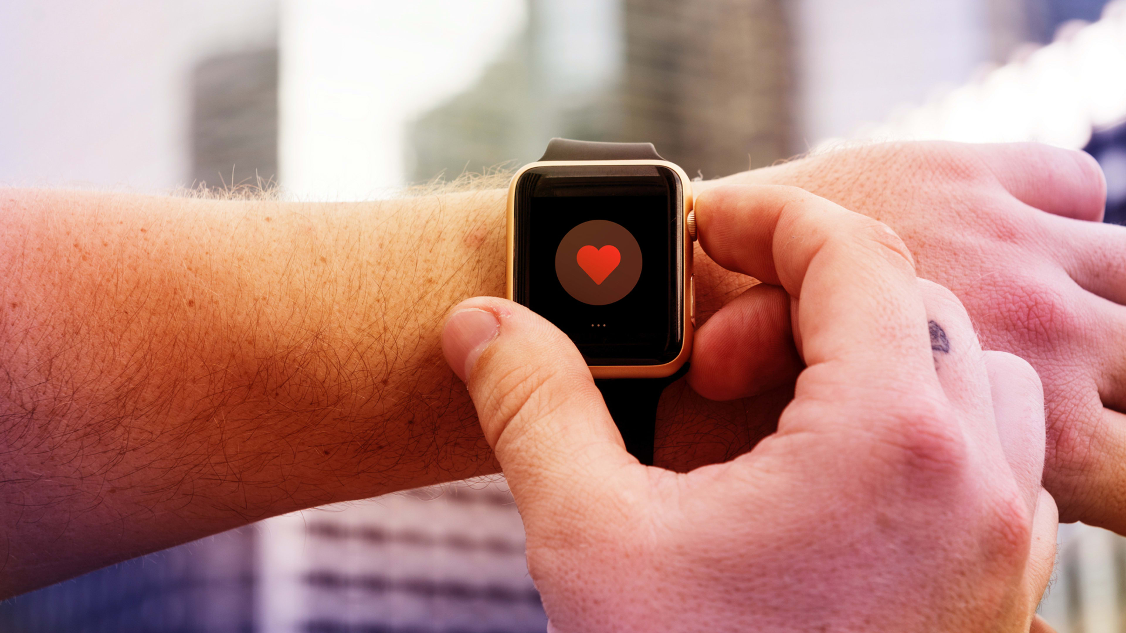 Apple is donating 1,000 watches for a binge eating study