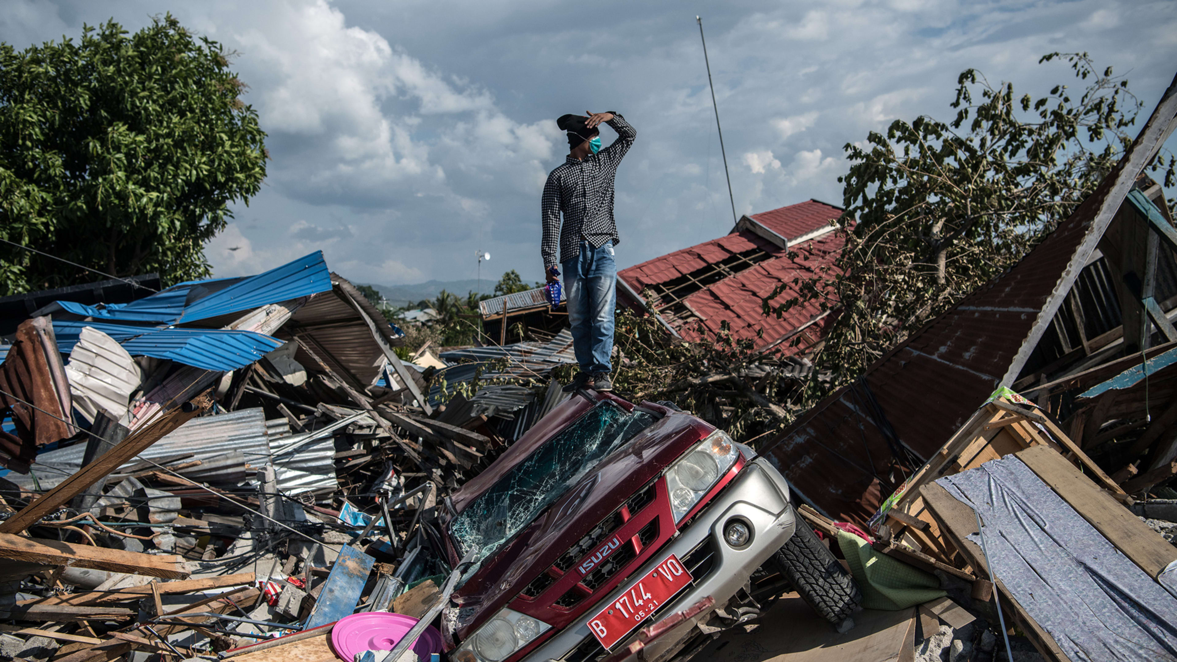 These photos capture the devastation of a year of natural disasters