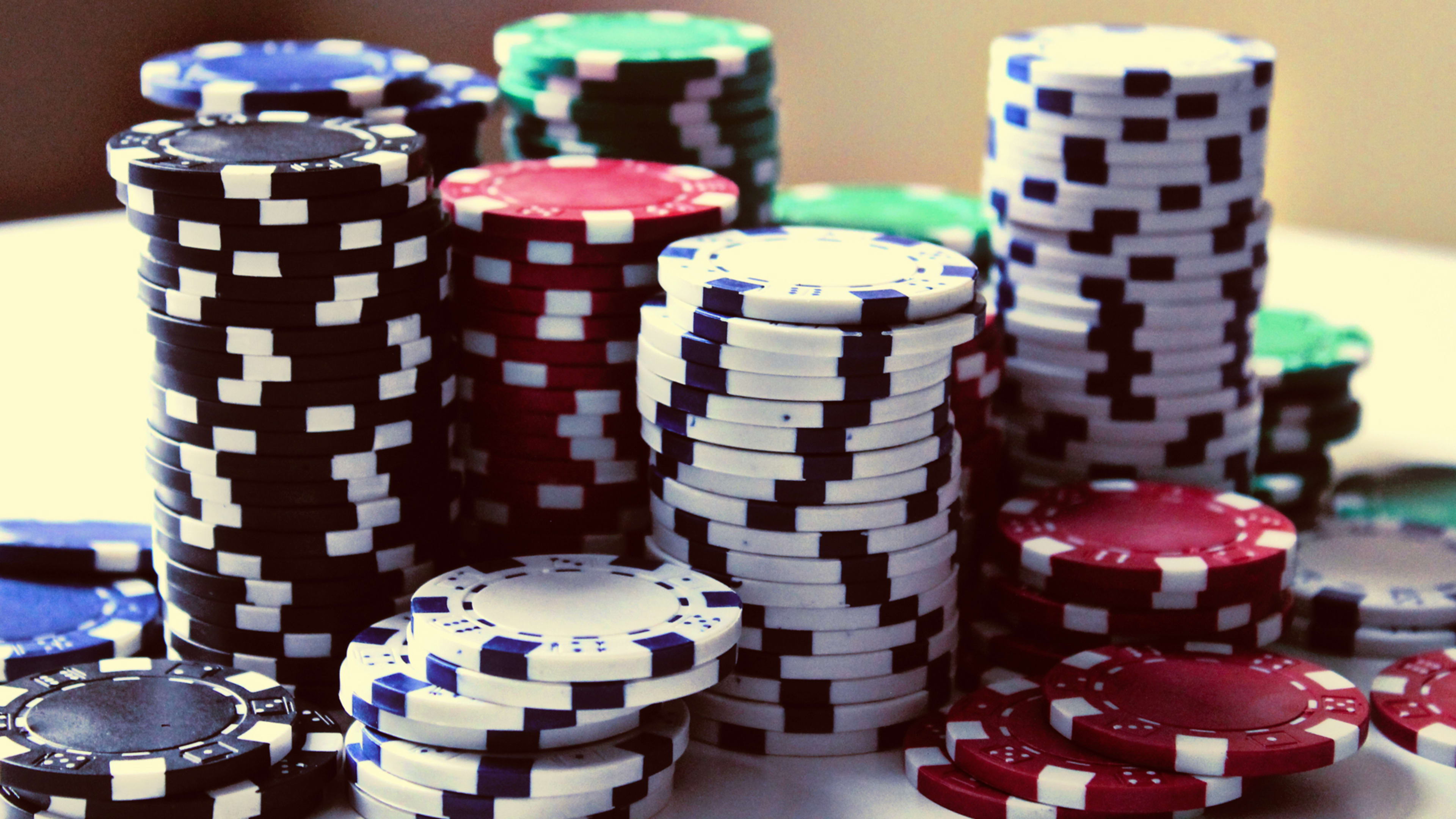 In a win for casinos, a new DOJ opinion makes all online gambling illegal