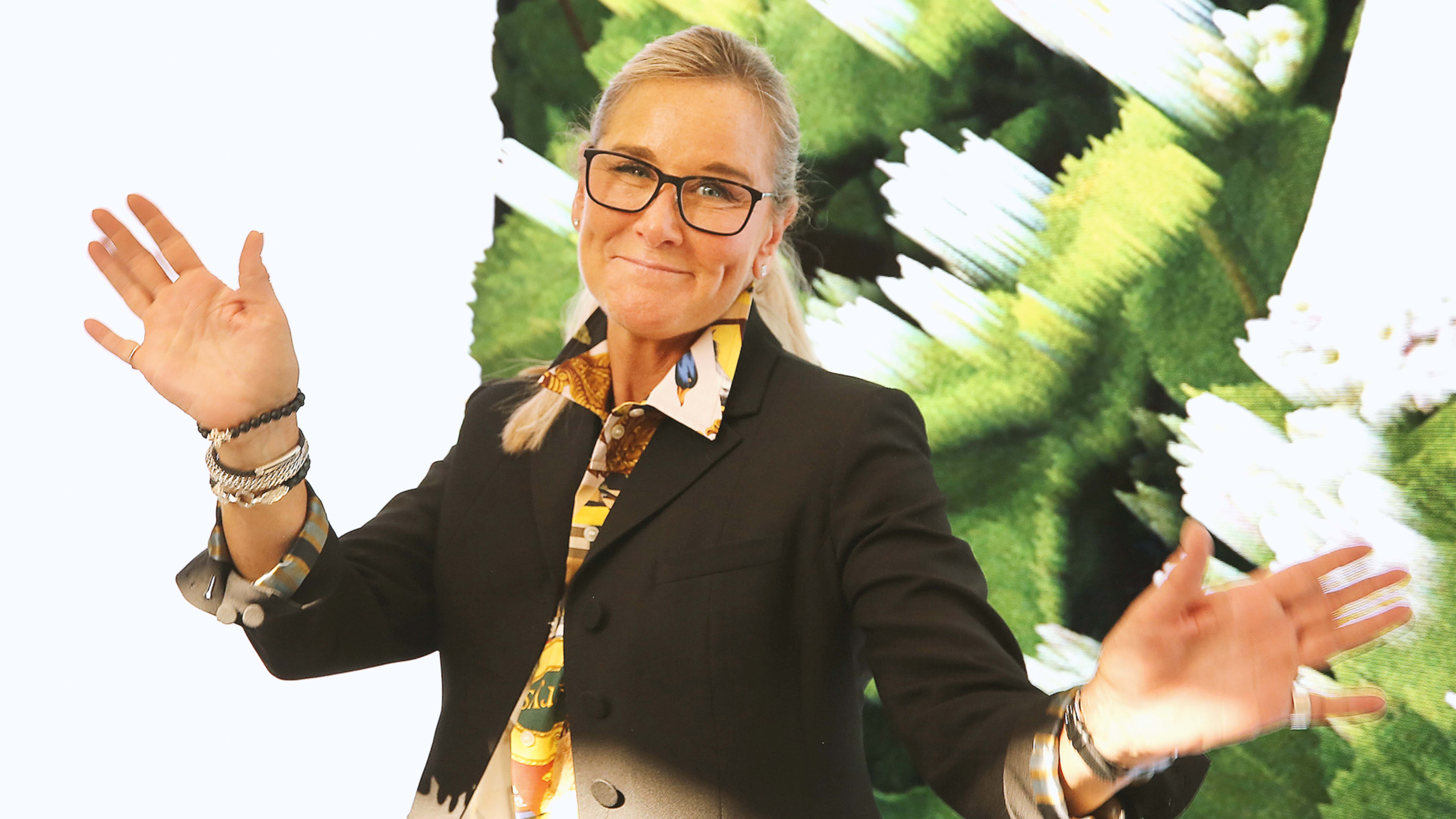 Apple retail chief Angela Ahrendts is stepping down in April
