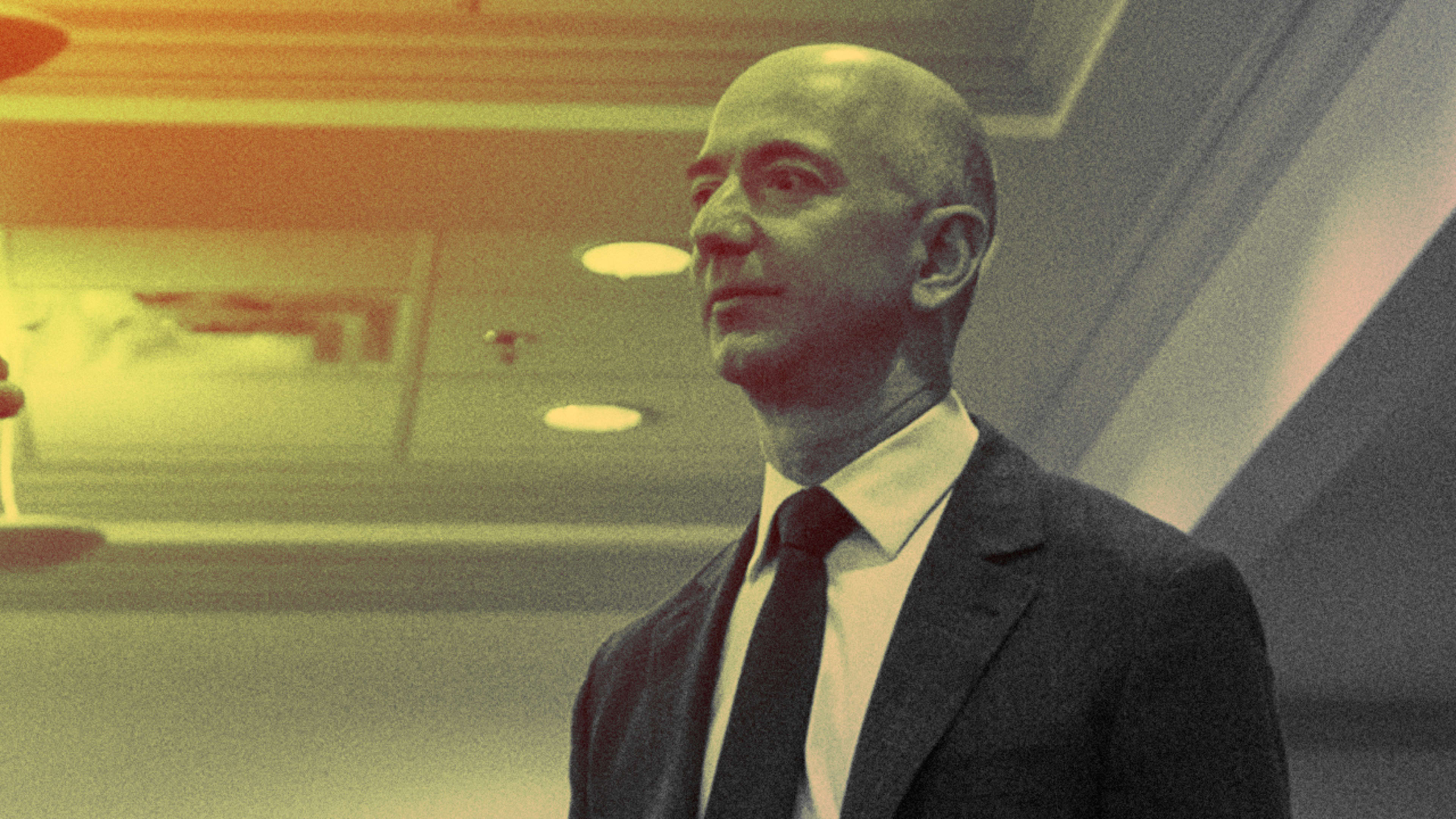 In shocker post, Jeff Bezos releases email extortion attempt