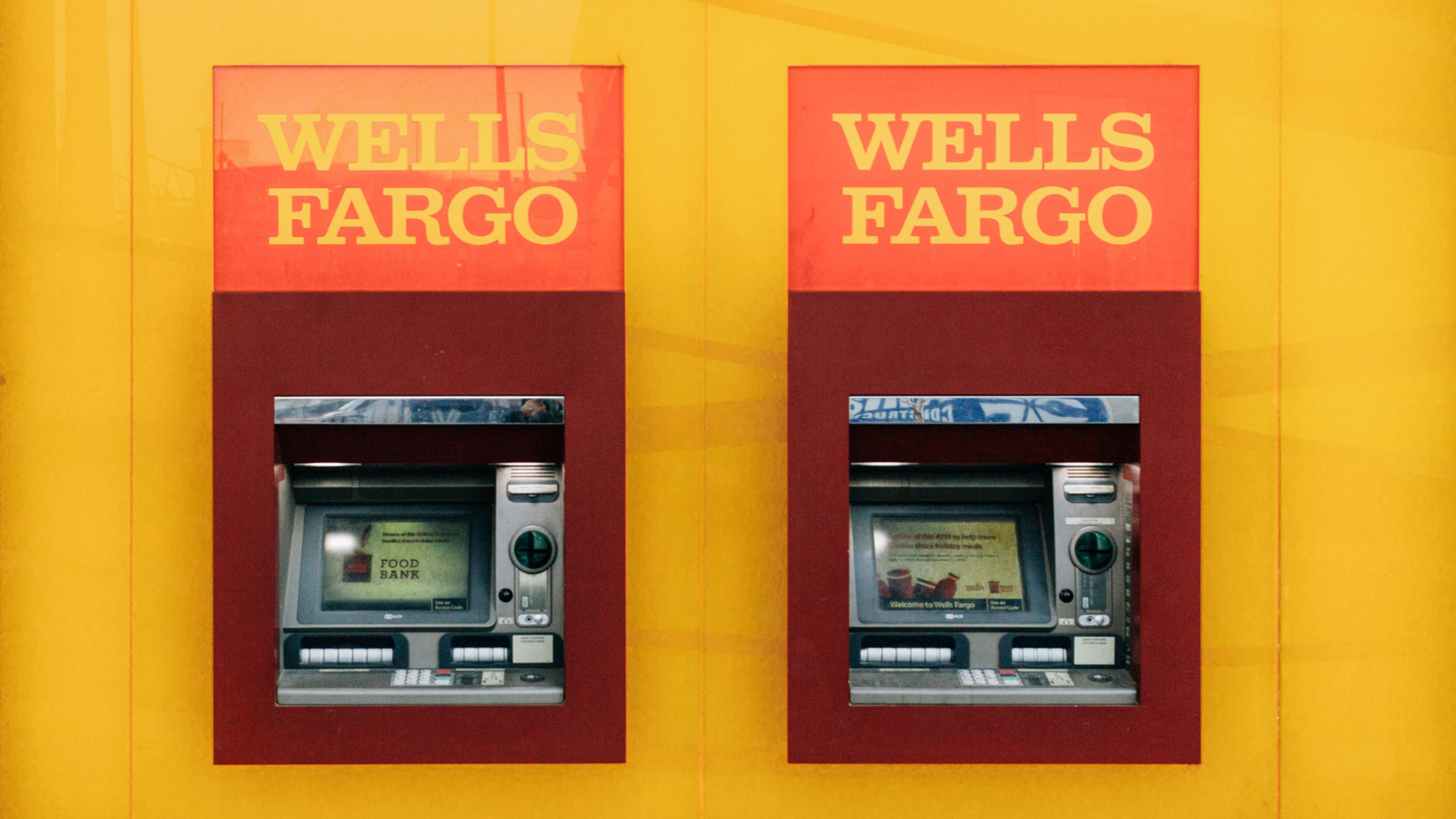 Wells Fargo banking outage enrages customers, ruins mornings
