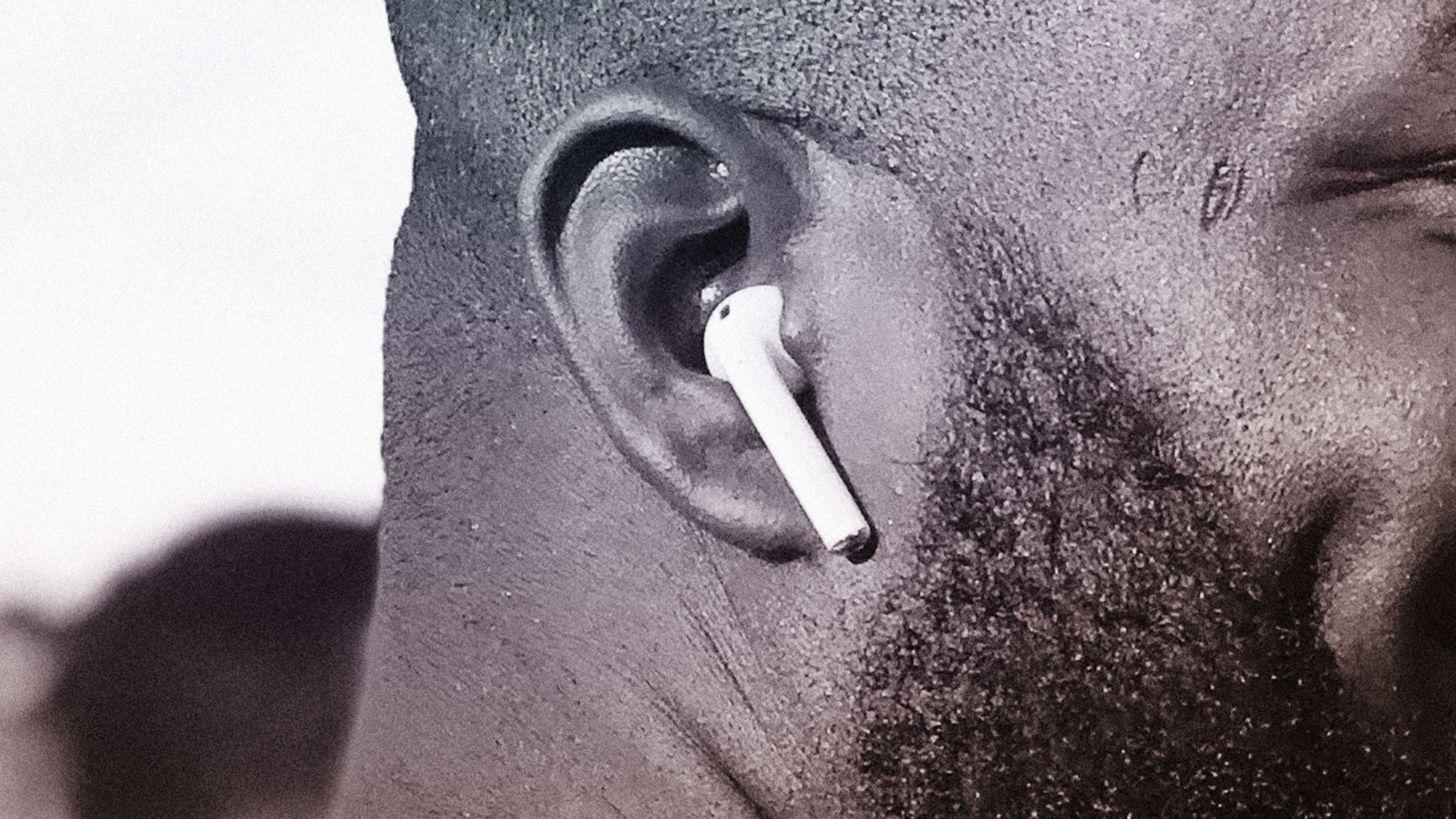Microsoft might make “Surface Buds” as an AirPods alternative
