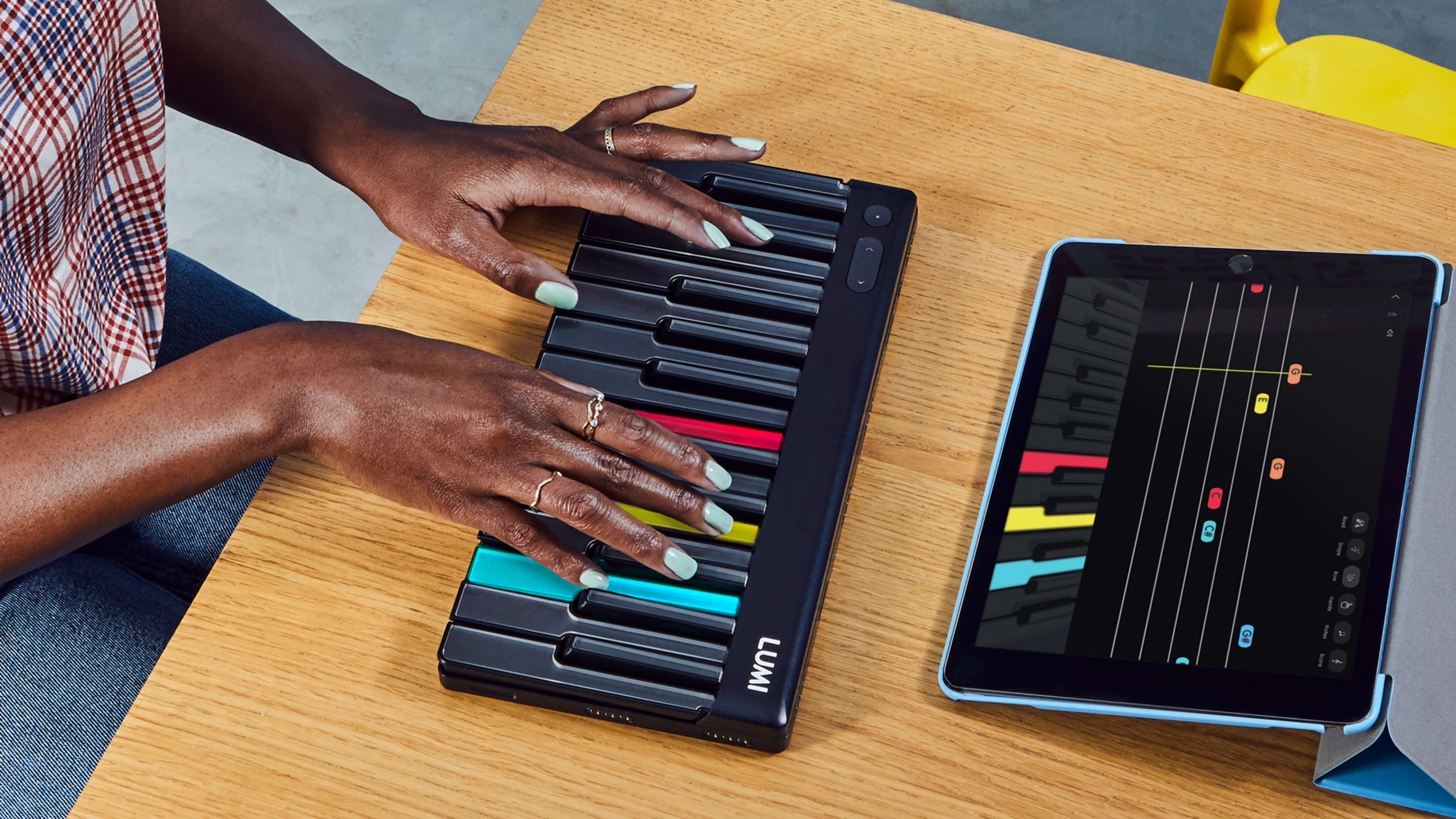 Want to learn to play piano? This innovative keyboard will teach you