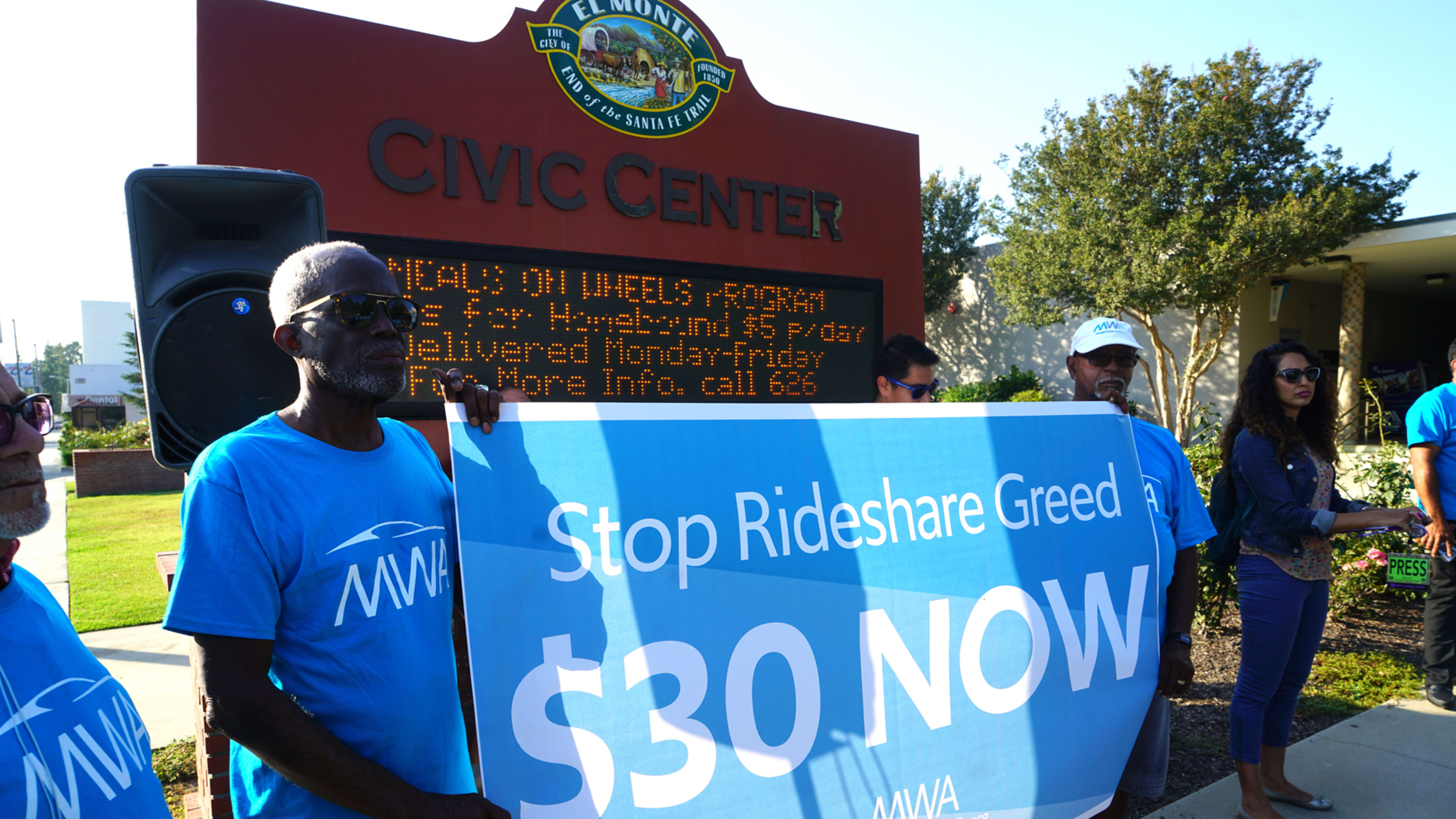 This California city just voted to give a $30 minimum wage to Uber and Lyft drivers
