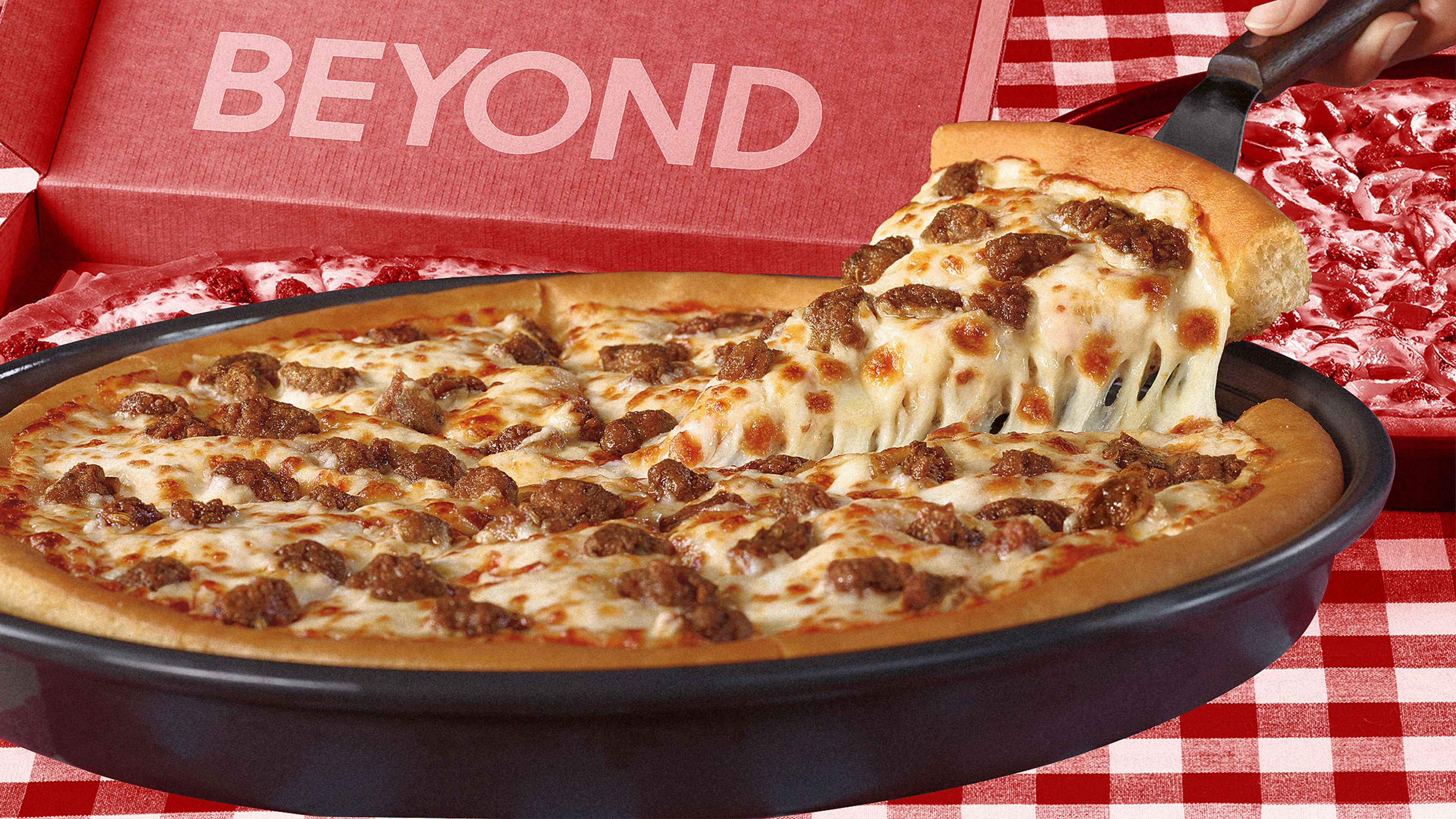 I tried Pizza Hut’s Beyond Meat sausage pizza. It’s good enough to ditch meat