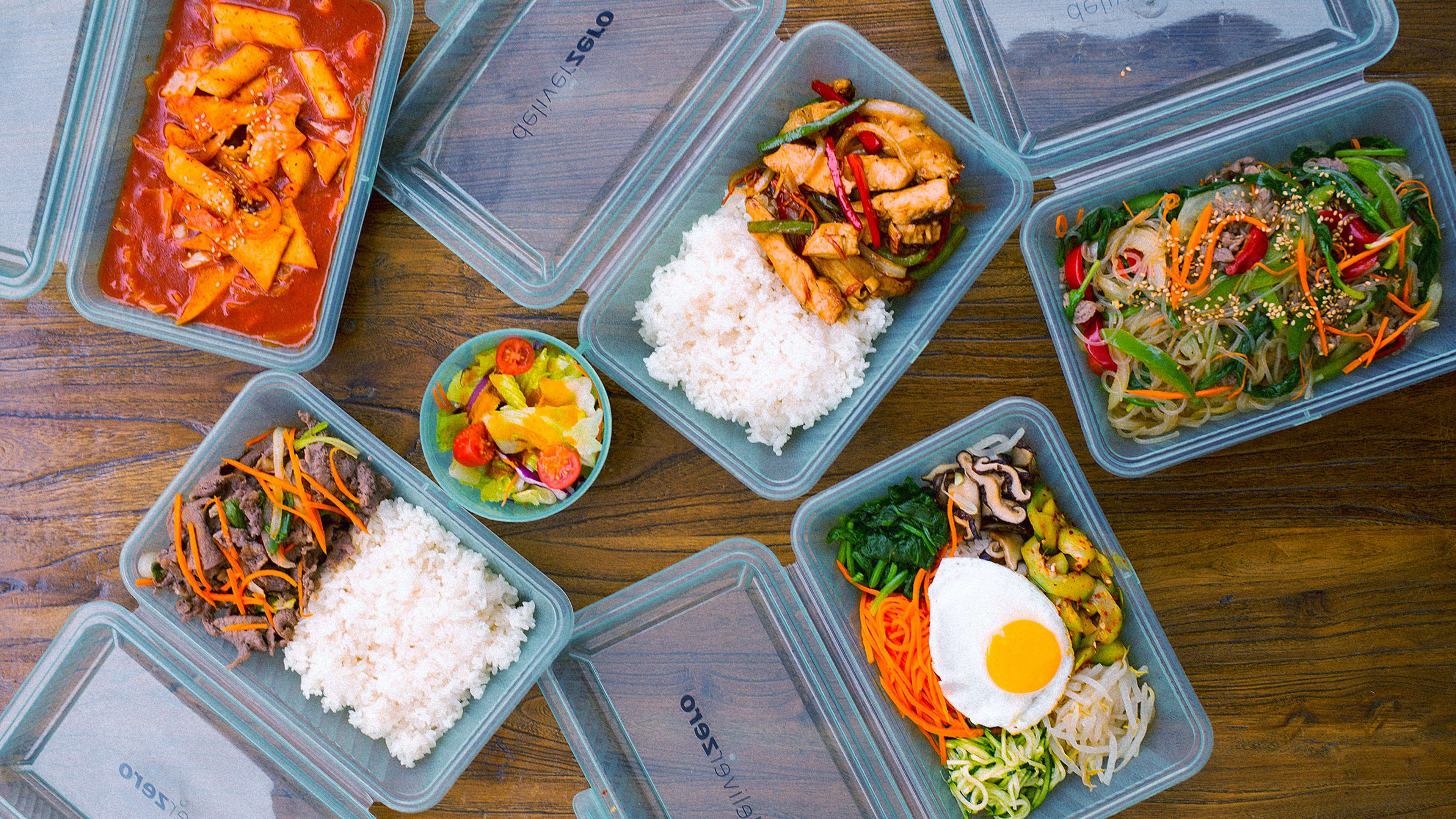 This new delivery service cuts down on takeout waste by sending your food in reusable packaging