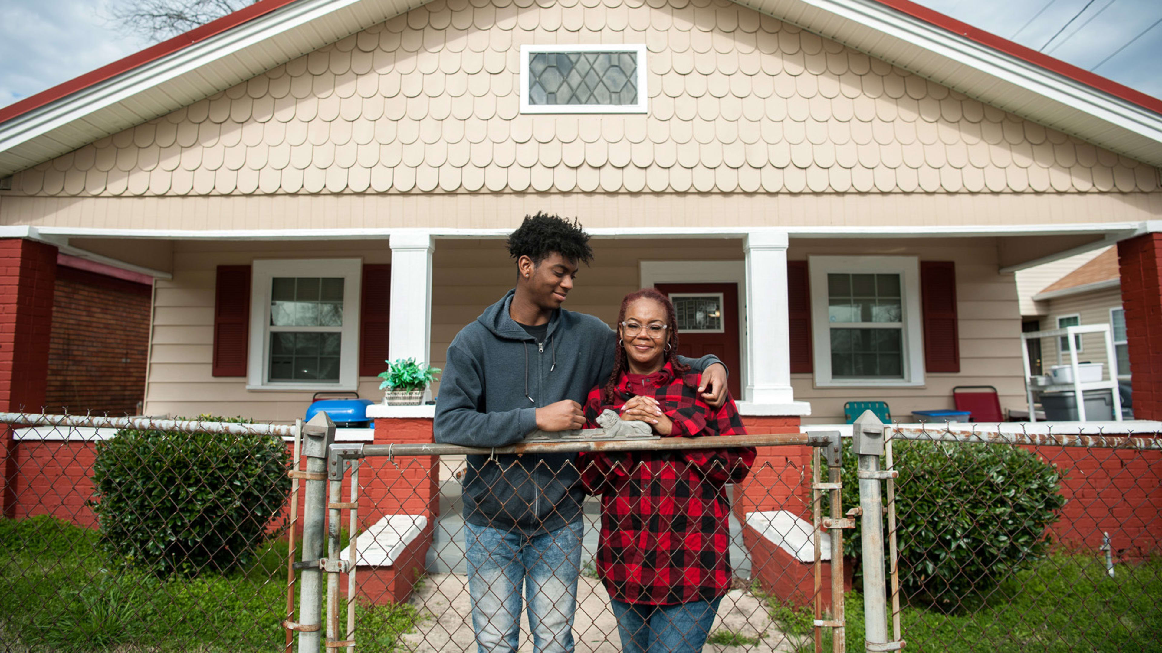 This school teaches low-income students to renovate houses—and helps them become homeowners