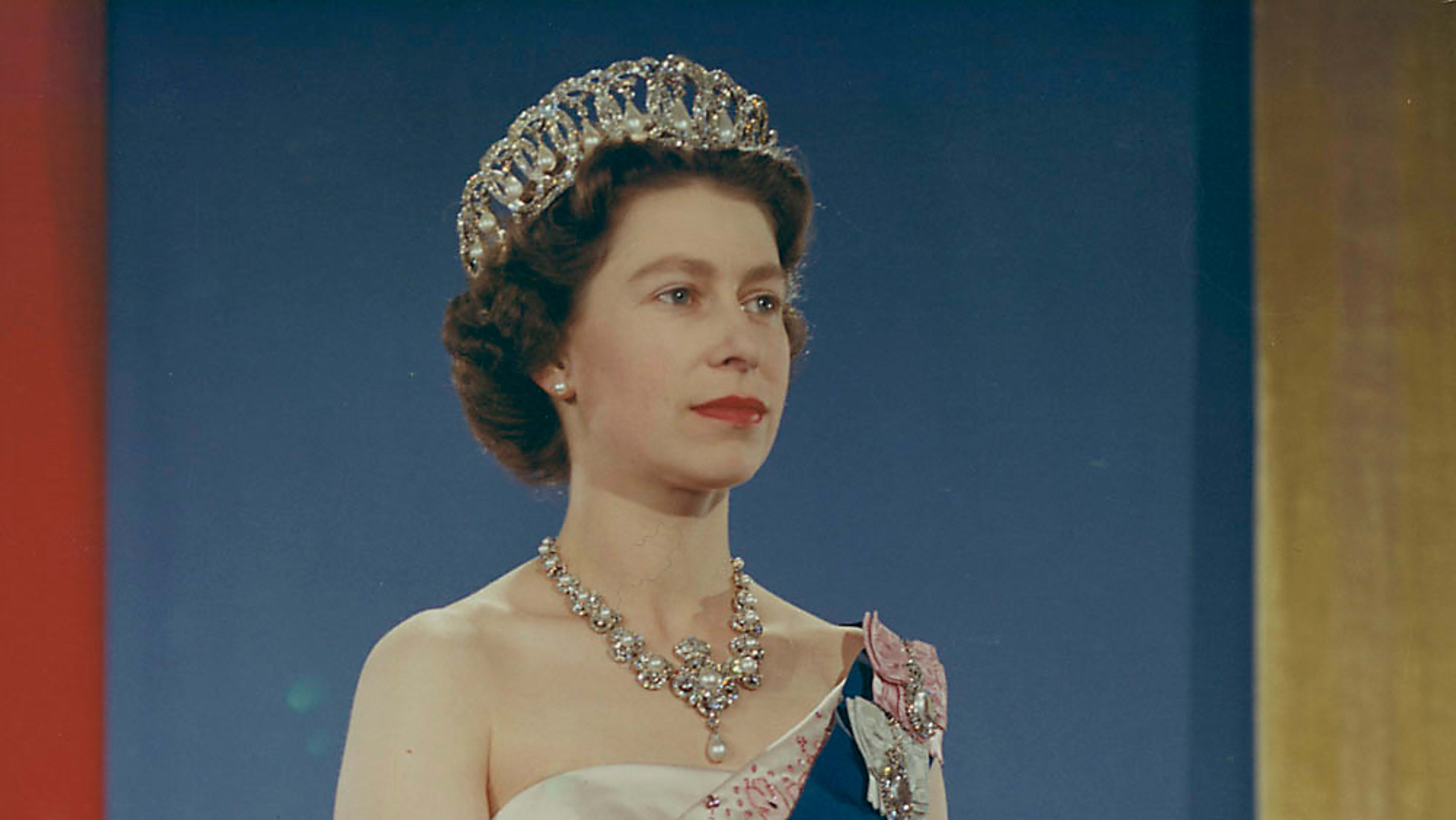 How to watch Queen Elizabeth II’s funeral live on PBS, BBC, CNN, or elsewhere free without cable