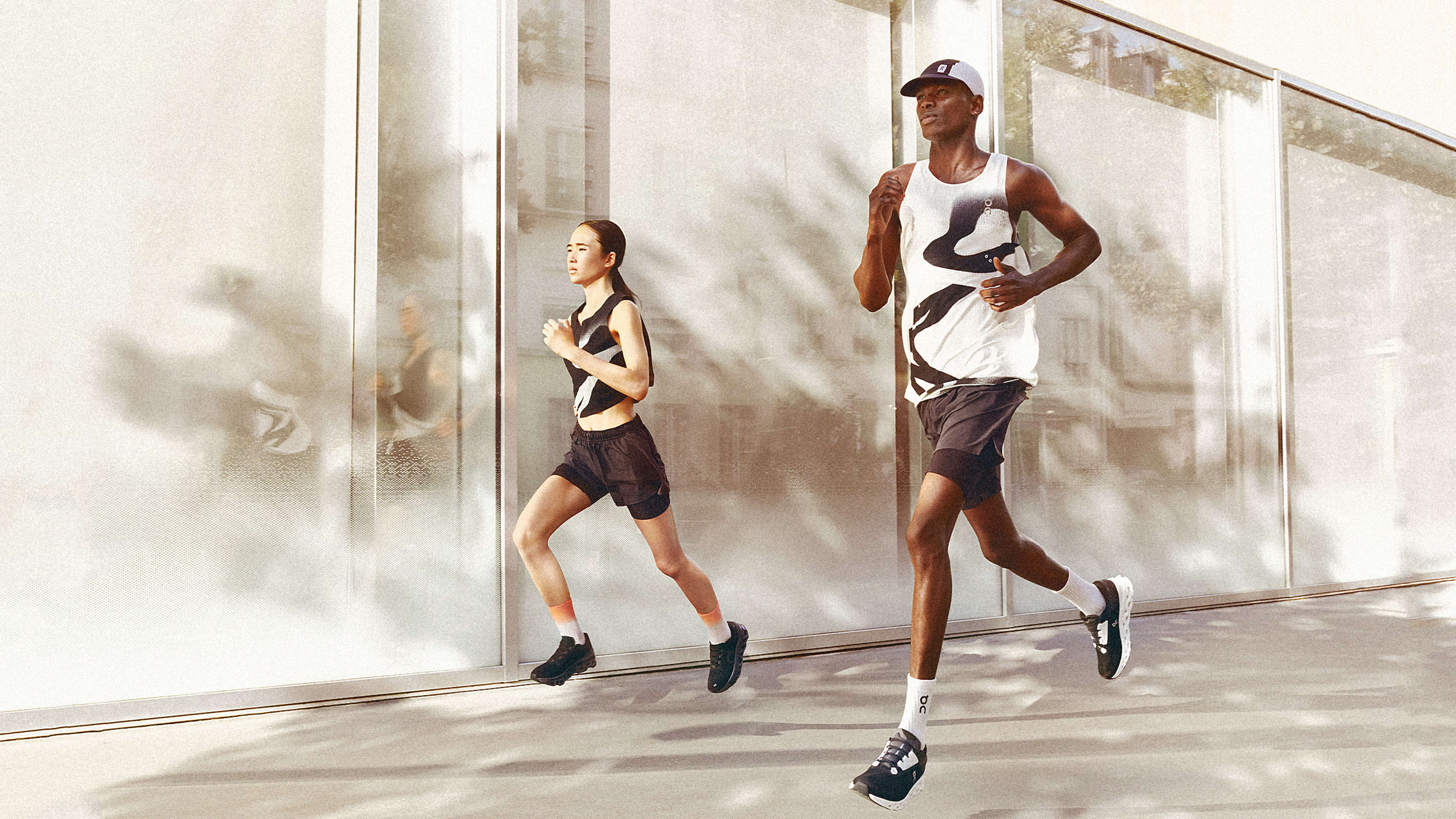 On’s new running clothes are made from air pollution