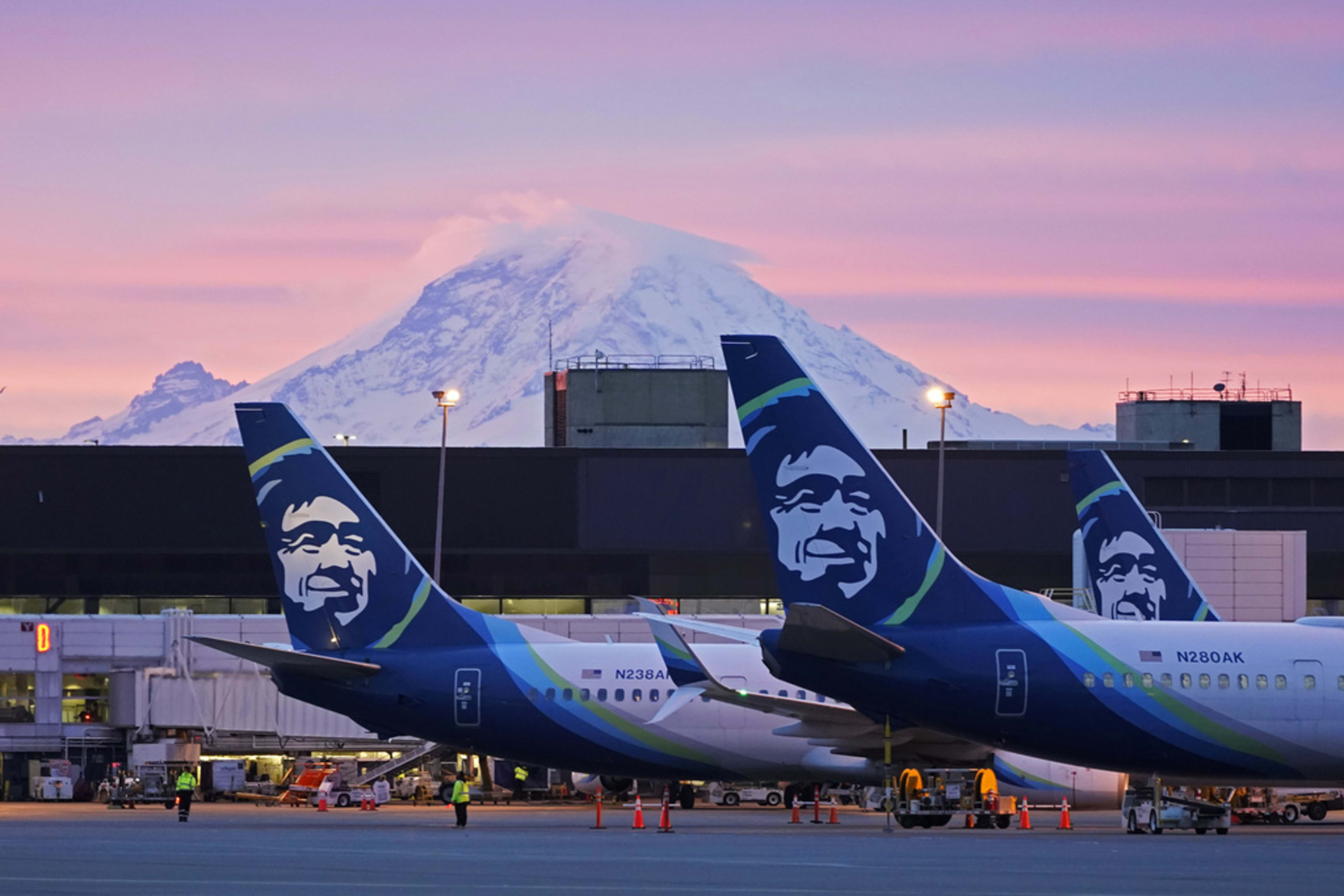 Alaska and Hawaiian Airlines hope mega-merger will help them compete with the Big Four