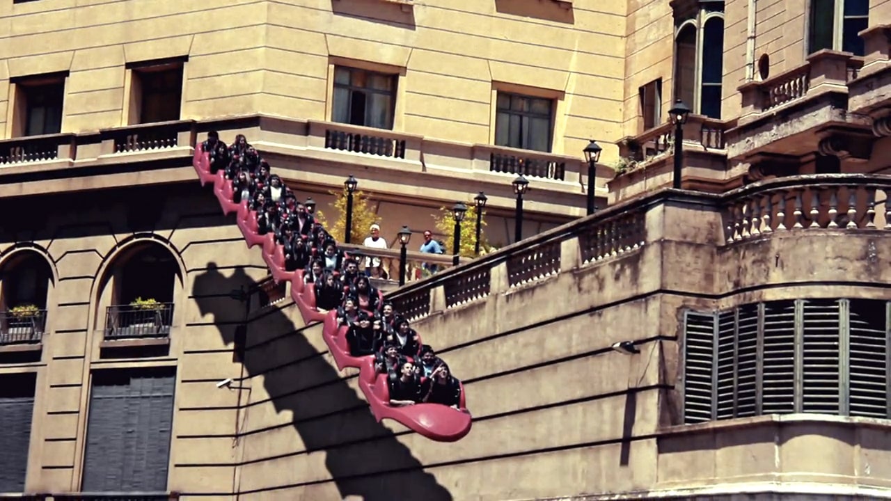 Just Your Typical Trackless Roller-Coaster Ride Through Buenos Aires ...