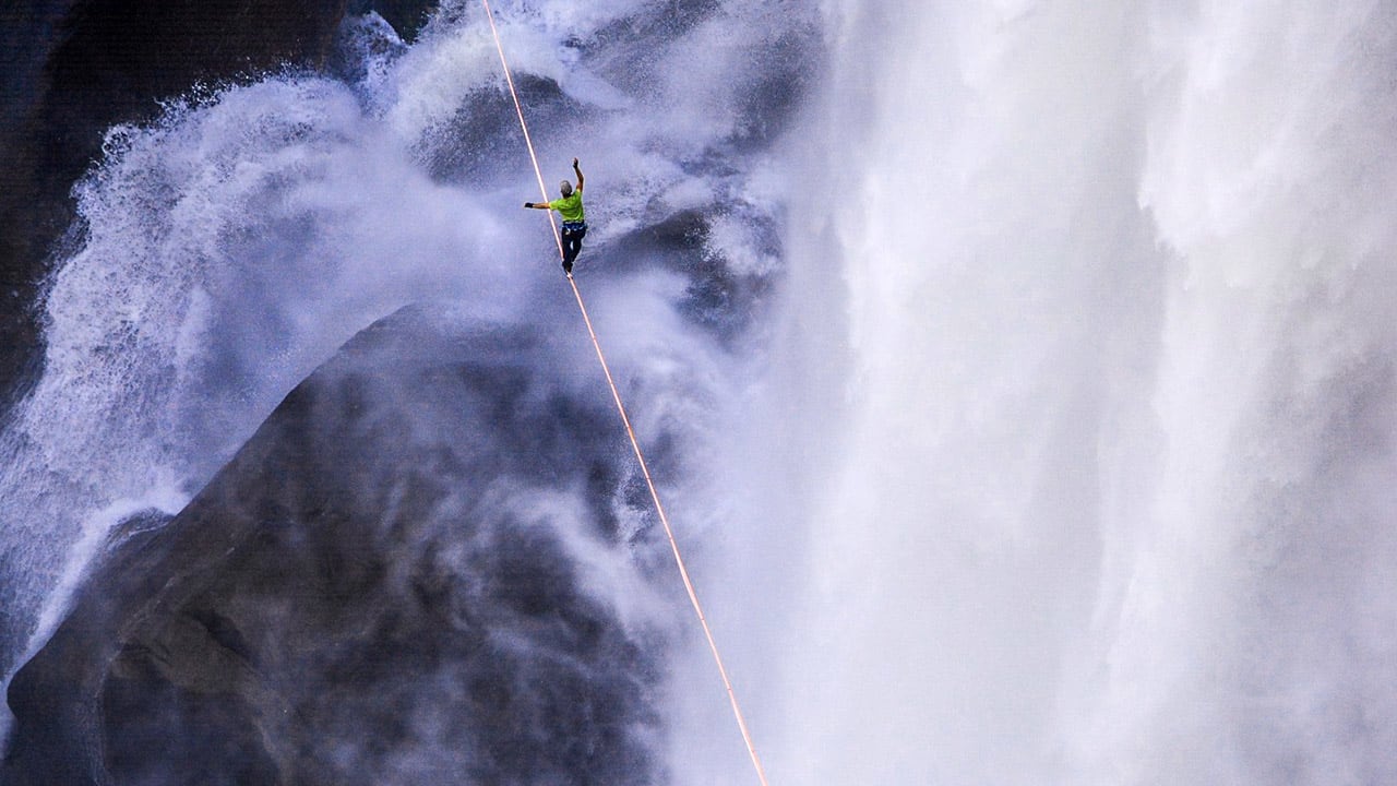 Check Out This Terrifying Tightrope Rigged Along A Yosemite Waterfall ...