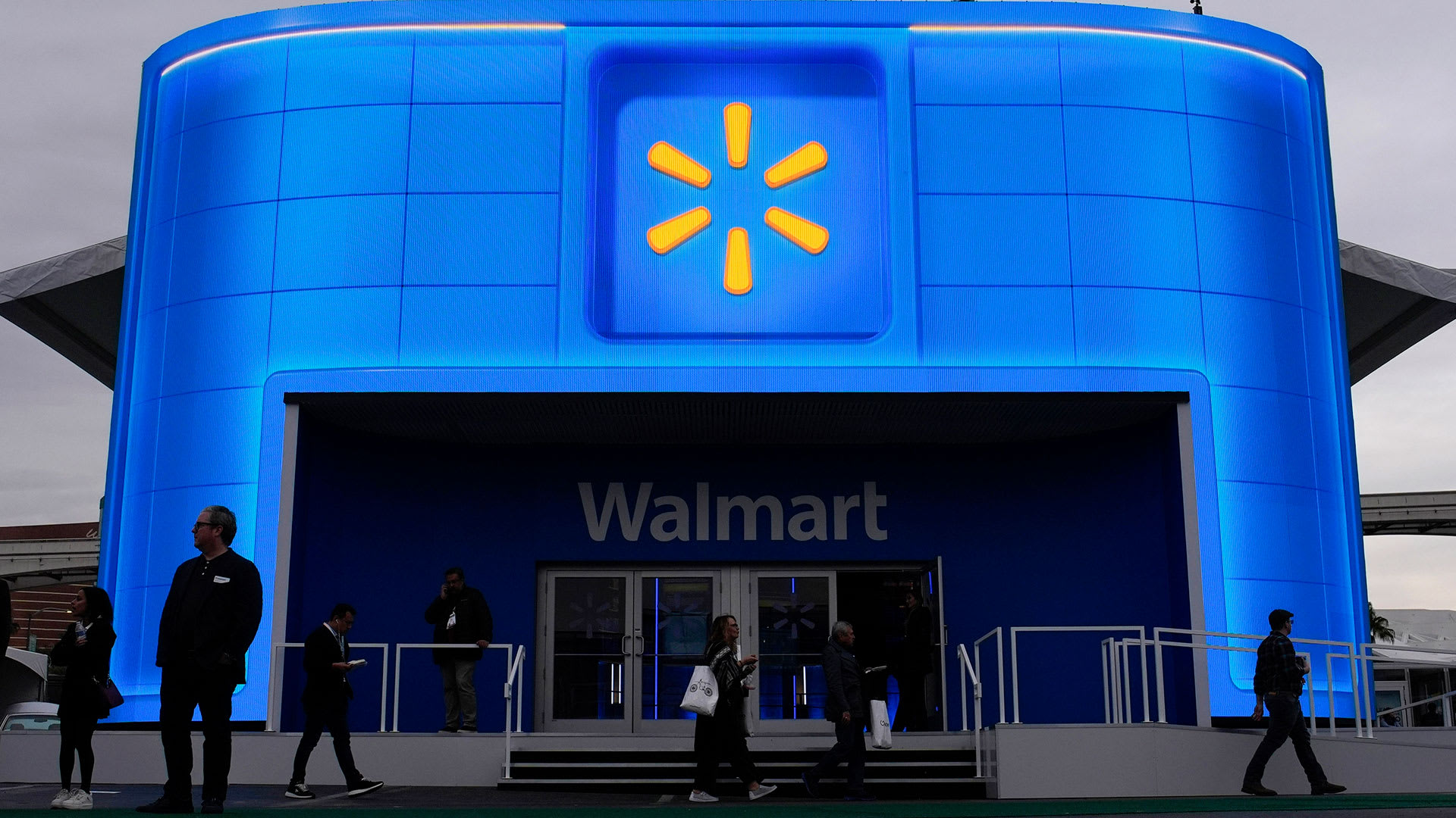 Walmart to give workers bonuses and train them for trade jobs