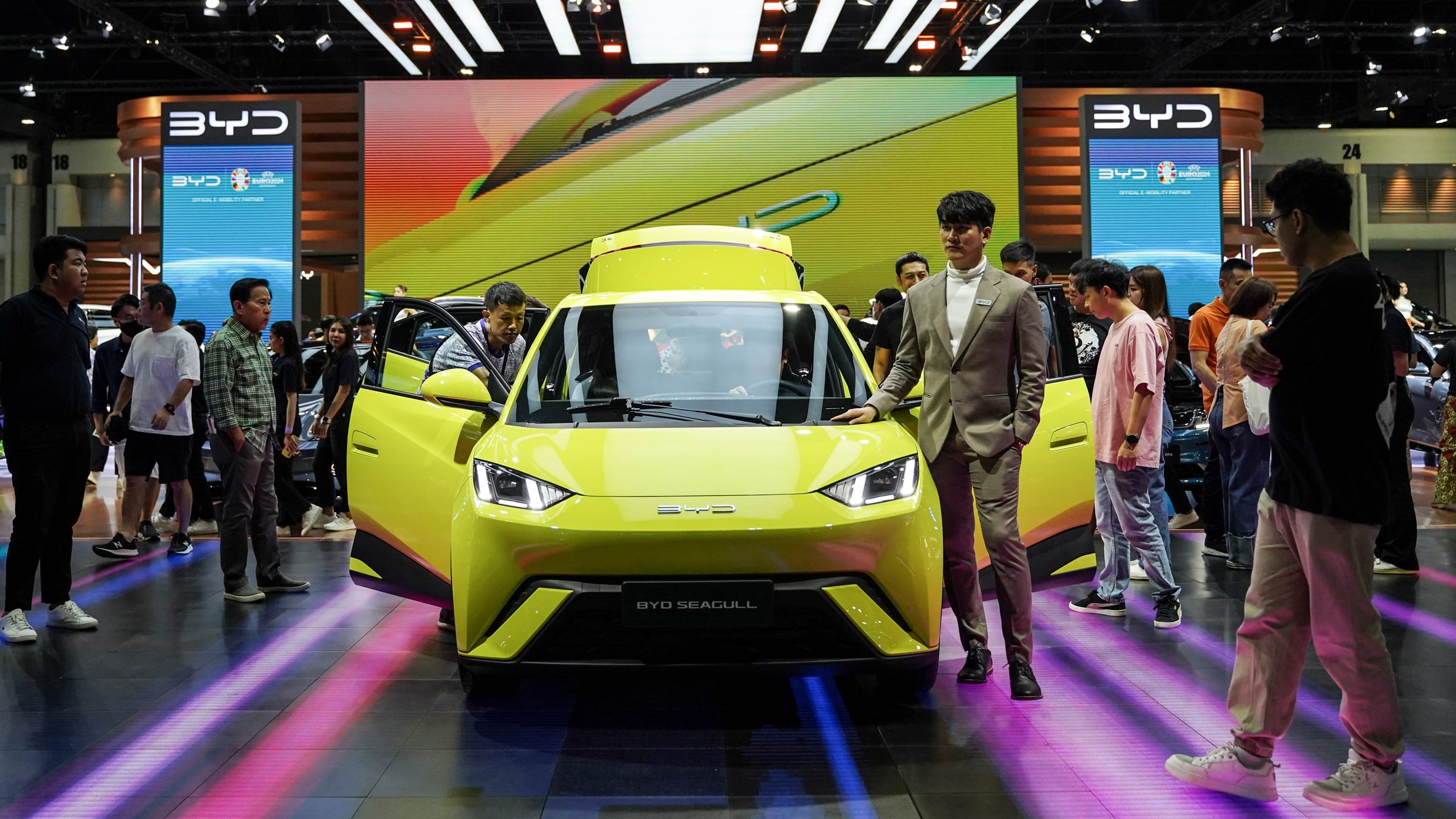 China is awash in $10,000 EVs. Importing them could have changed everything