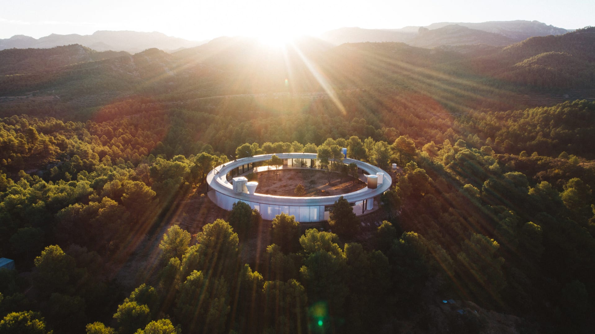 Solo Houses: Architectural Art in the Spanish Countryside