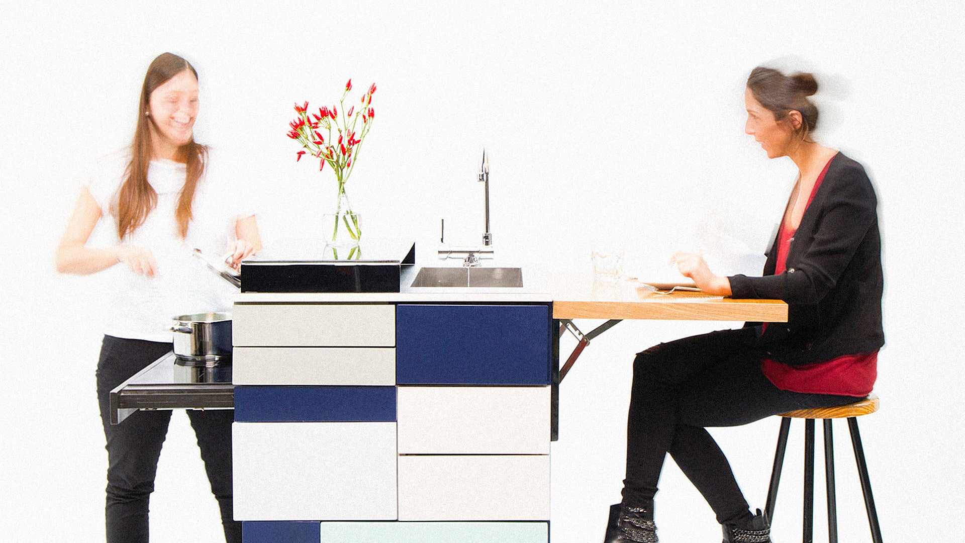 This Kitchen-In-A-Box Unfolds To Meet All Your Culinary Needs - Fast ...