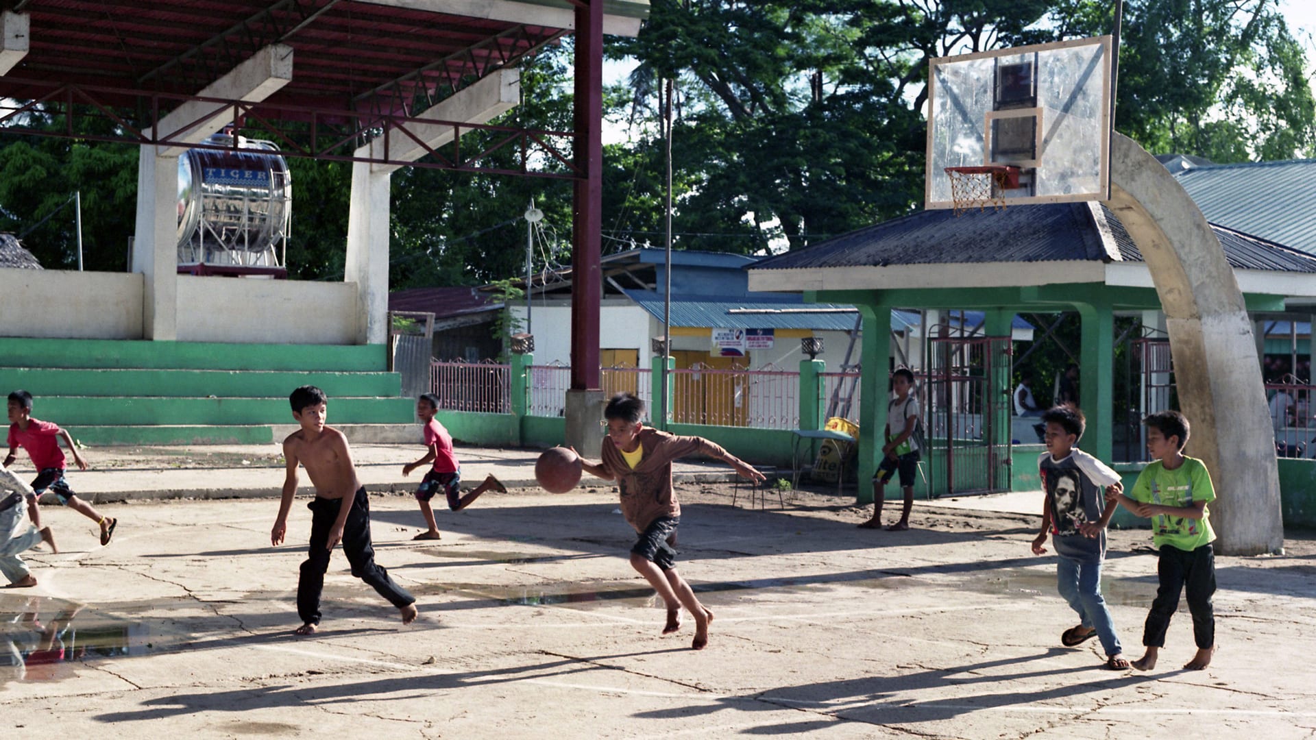 The Ingenious DIY Basketball Courts Of The Philippines Fast Company The Ingenious DIY Basketball Courts Of The Philippines Fast Company