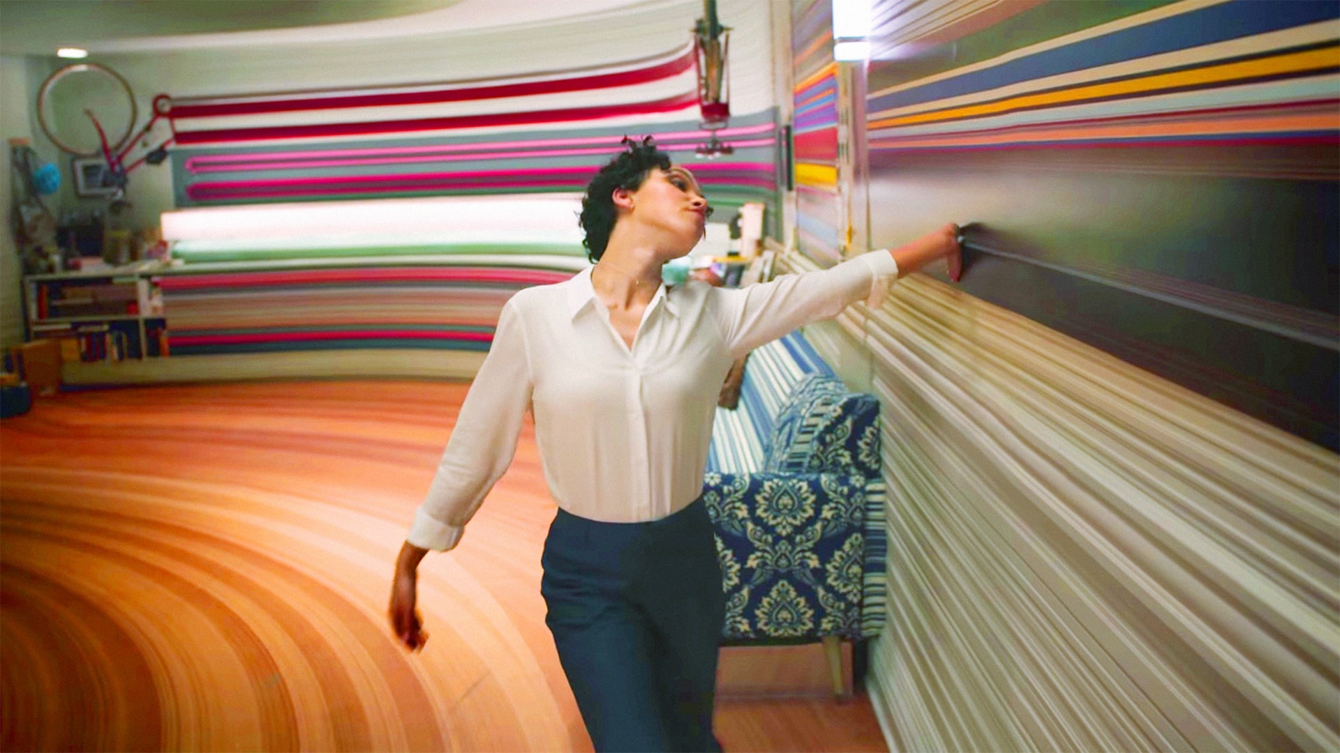 Spike Jonze And FKA Twigs Dance Around Apple's HomePod Future - Fast