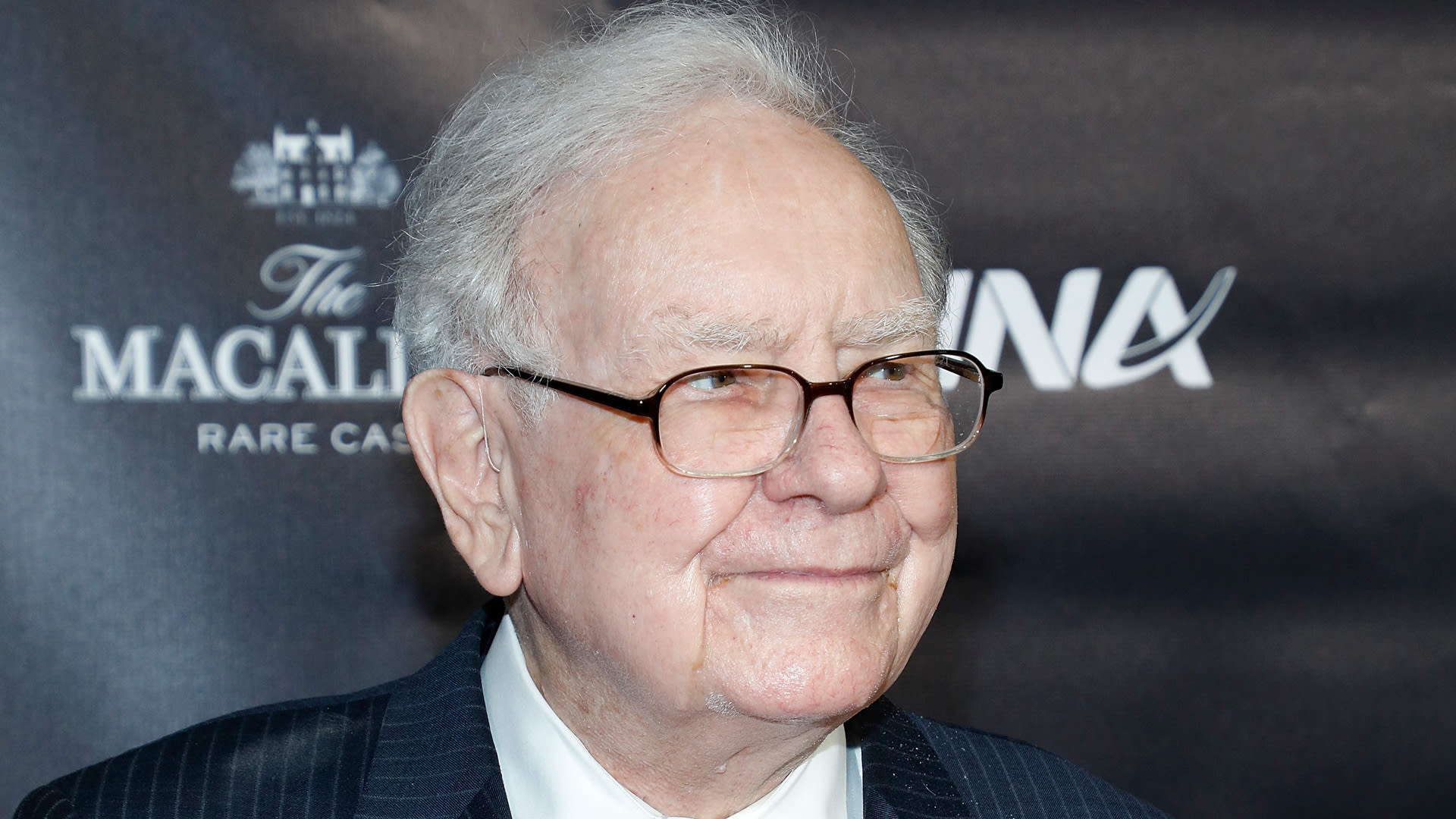 Warren Buffet burns bitcoin, wants to own all of Apple - Fast Company