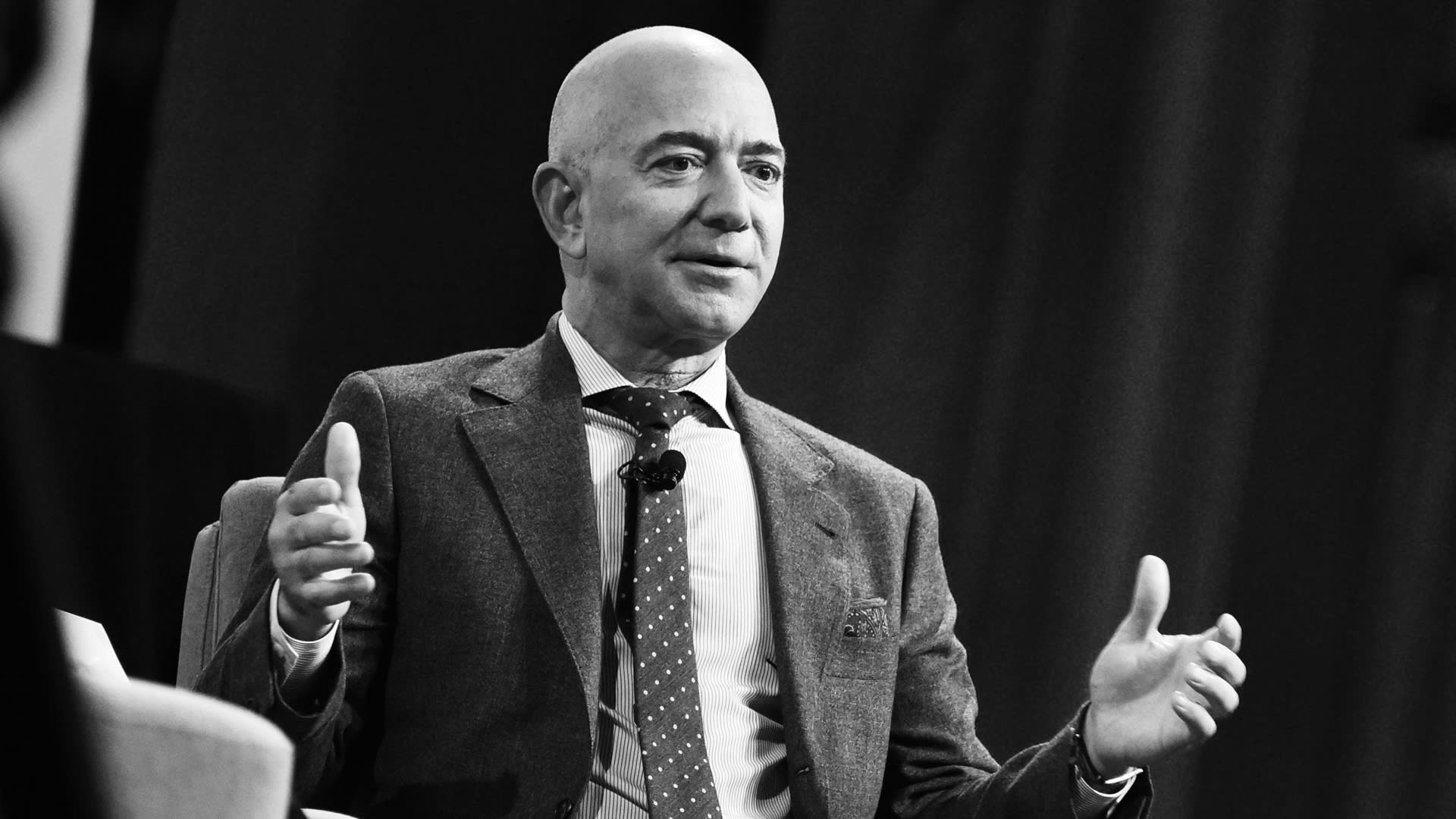In a scathing complaint, Amazon accuses the Pentagon of bowing to Trump