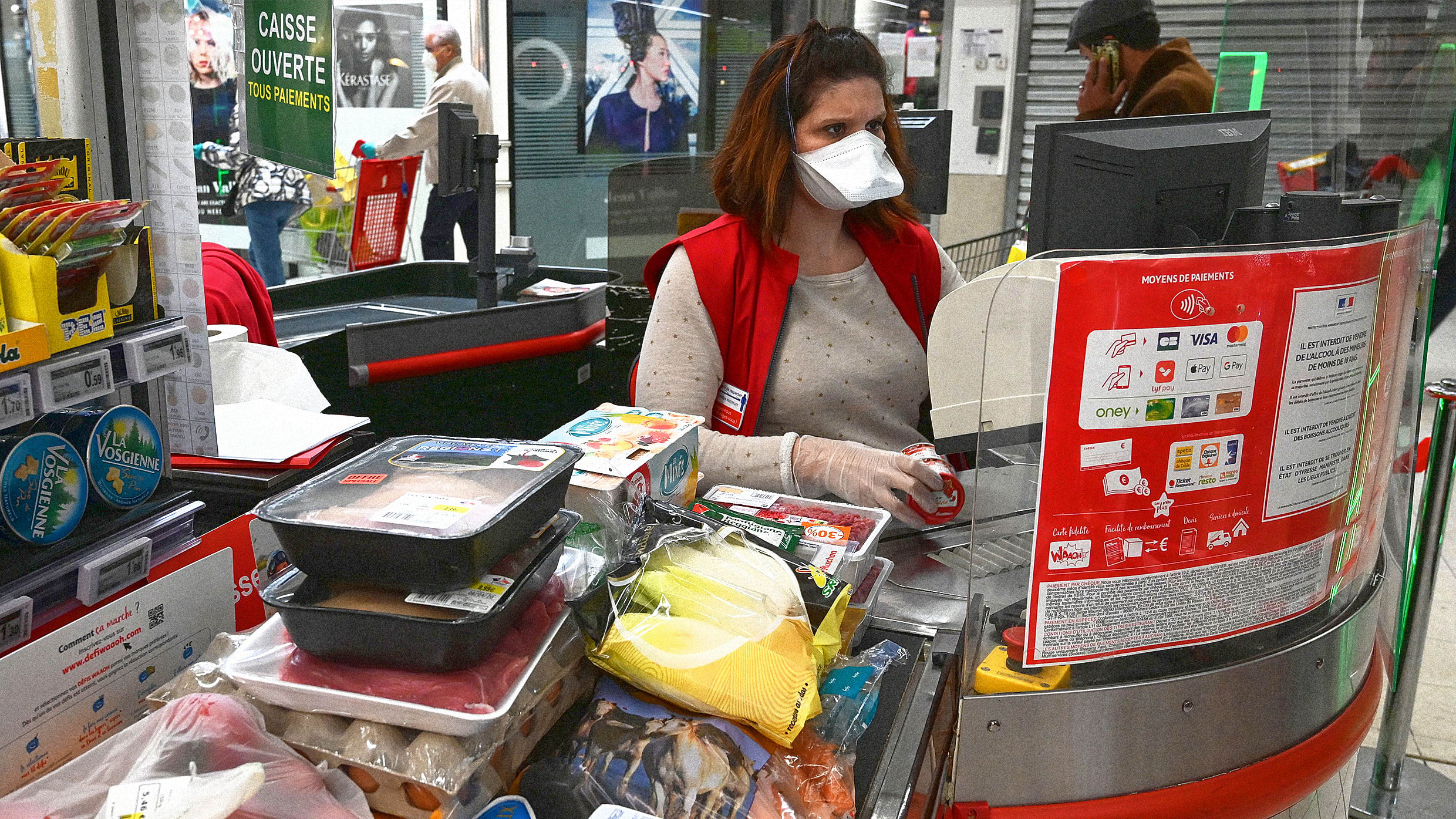 Why don't cashiers in the U.S. get to sit like the ones in Europe ...