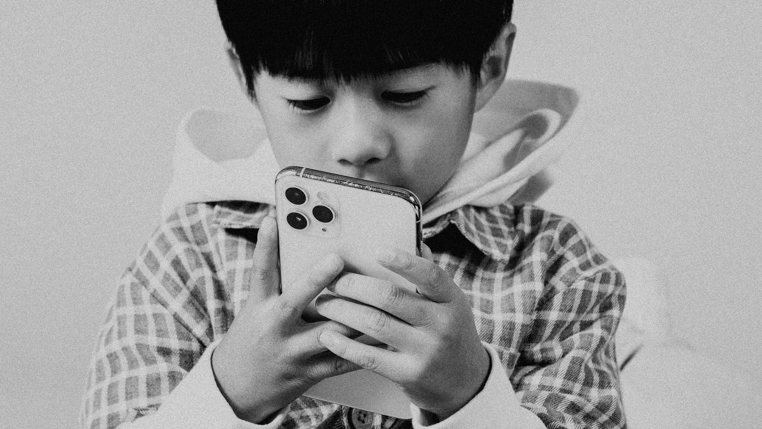 Screen time is contributing to chronic sleep deprivation in kids