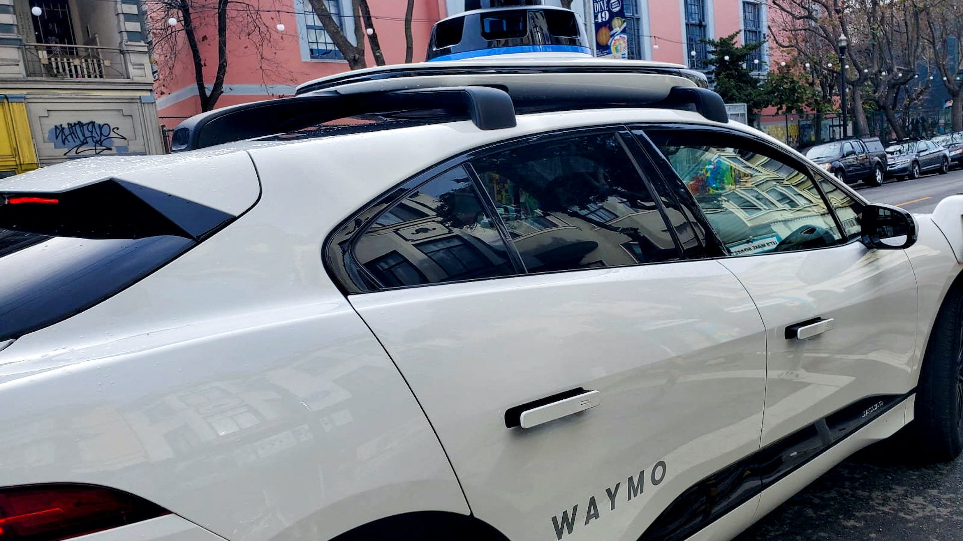 Los Angeles riders to use Waymo's driverless robotaxis for free
