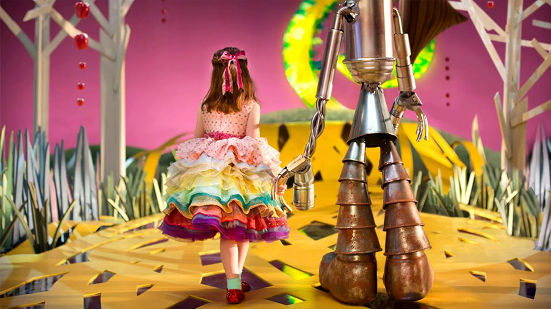 A Blind Girl Describes What "The Wizard Of Oz" Looks Like In Her(02)